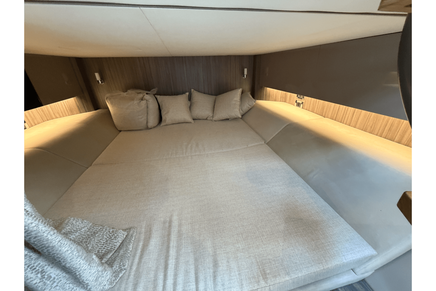 2025 Sea Ray 400 SLX OUTBOARD Image Thumbnail #41