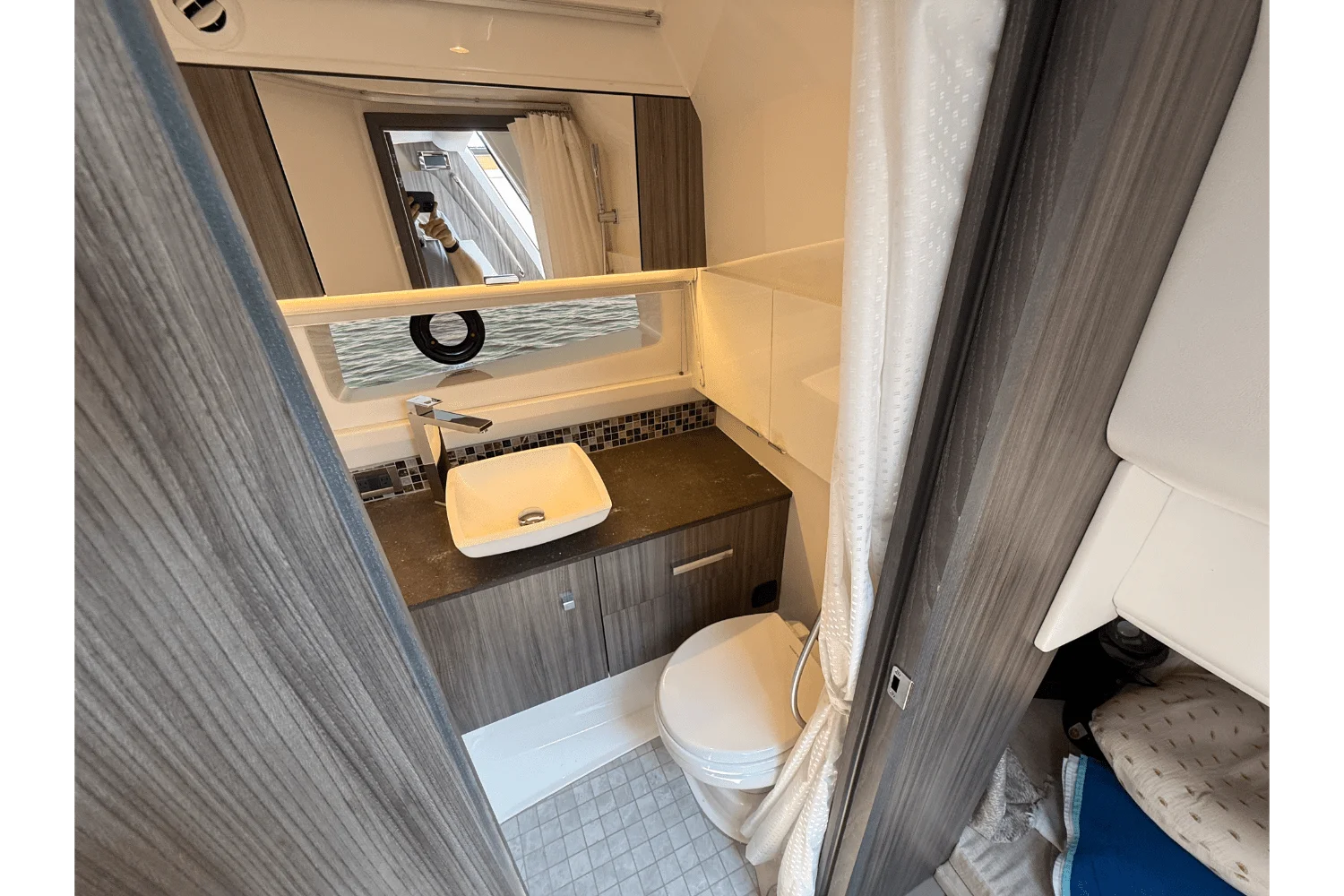 2025 Sea Ray 400 SLX OUTBOARD Image Thumbnail #36