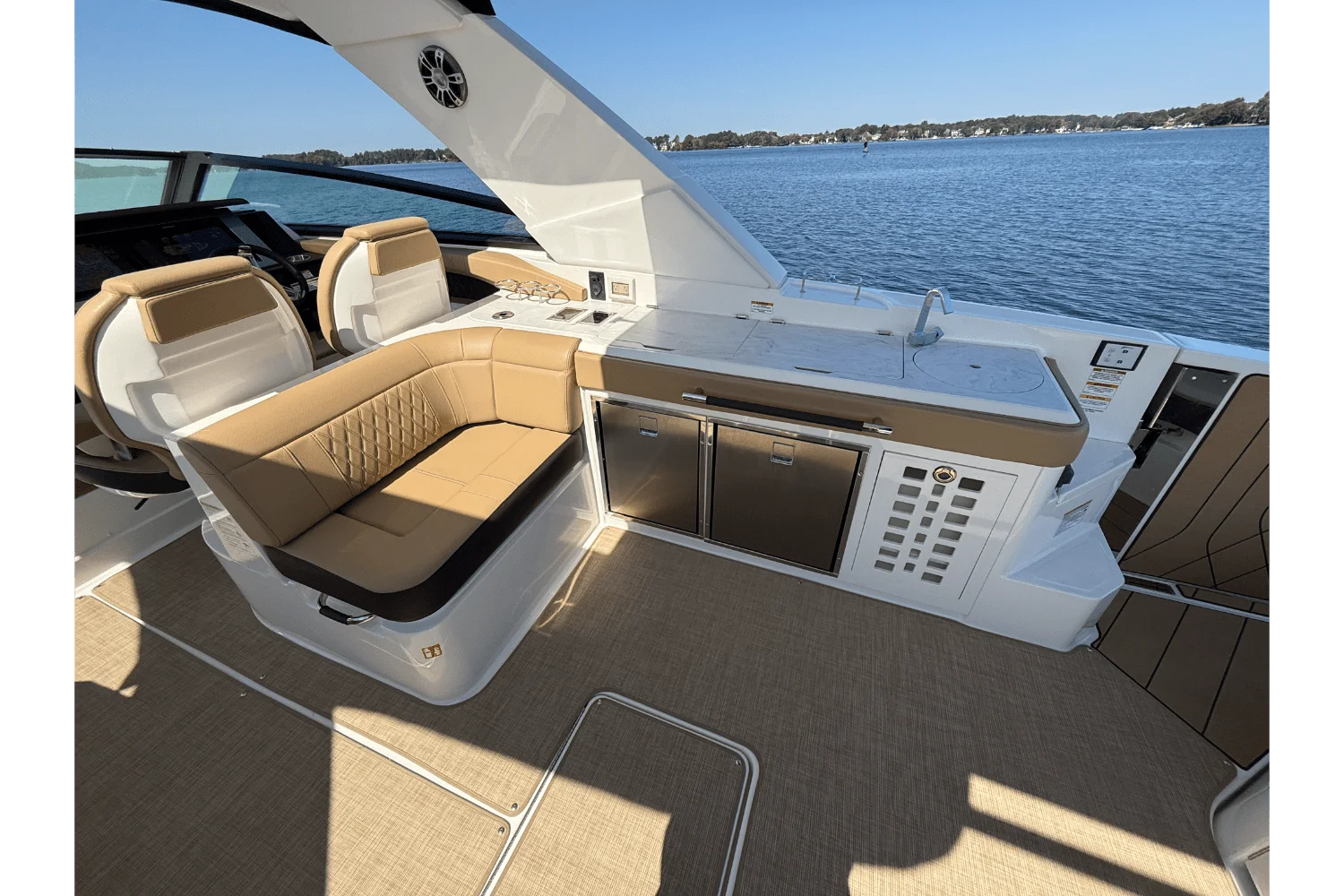 2025 Sea Ray 400 SLX OUTBOARD Image Thumbnail #15