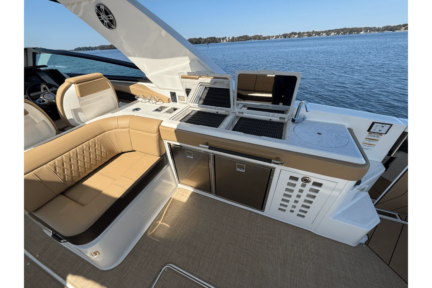 2025 Sea Ray 400 SLX OUTBOARD Image Thumbnail #16