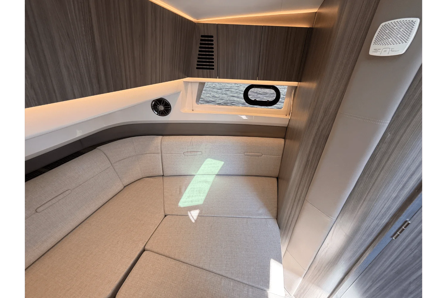 2025 Sea Ray 400 SLX OUTBOARD Image Thumbnail #34