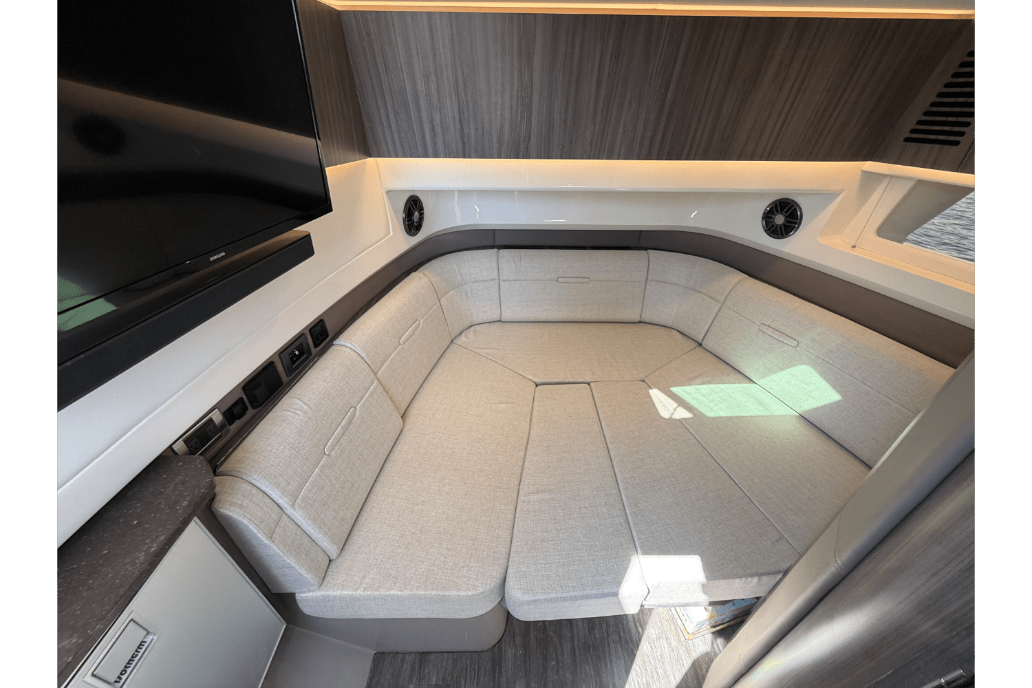 2025 Sea Ray 400 SLX OUTBOARD Image Thumbnail #32