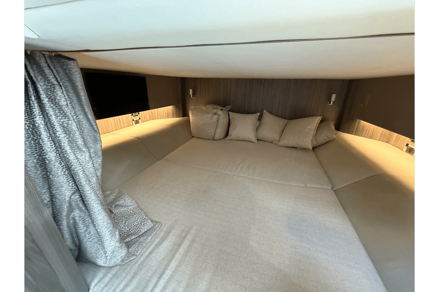 2025 Sea Ray 400 SLX OUTBOARD Image Thumbnail #42