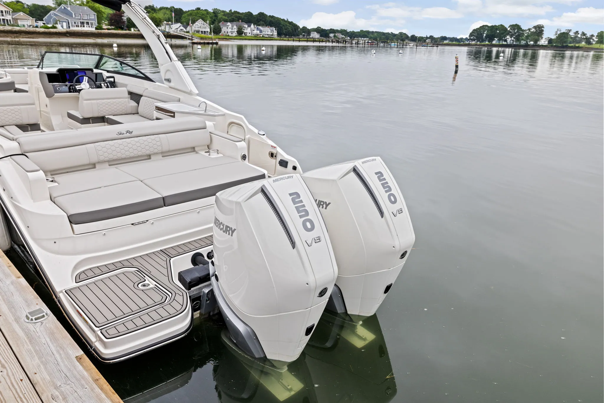2026 Sea Ray SDX 290 Outboard Image Thumbnail #2