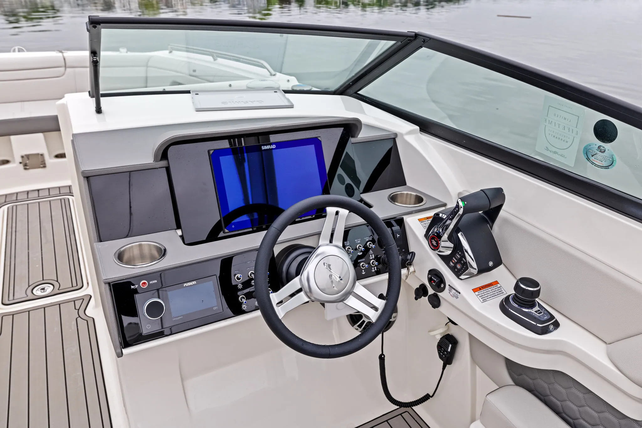 2026 Sea Ray SDX 290 Outboard Image Thumbnail #12