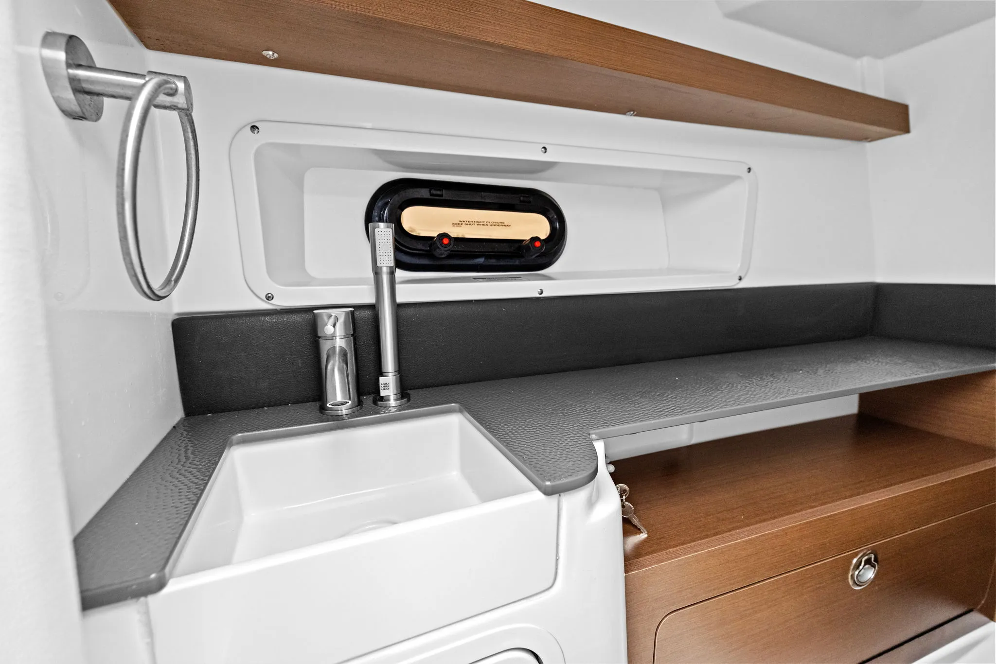 2026 Sea Ray SDX 290 Outboard Image Thumbnail #24