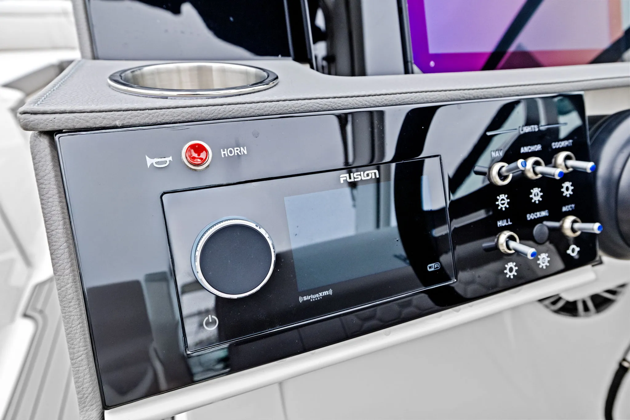 2026 Sea Ray SDX 290 Outboard Image Thumbnail #15