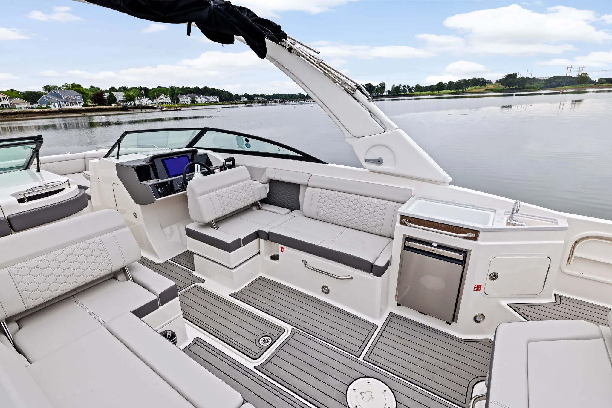 2026 Sea Ray SDX 290 Outboard Image Thumbnail #11