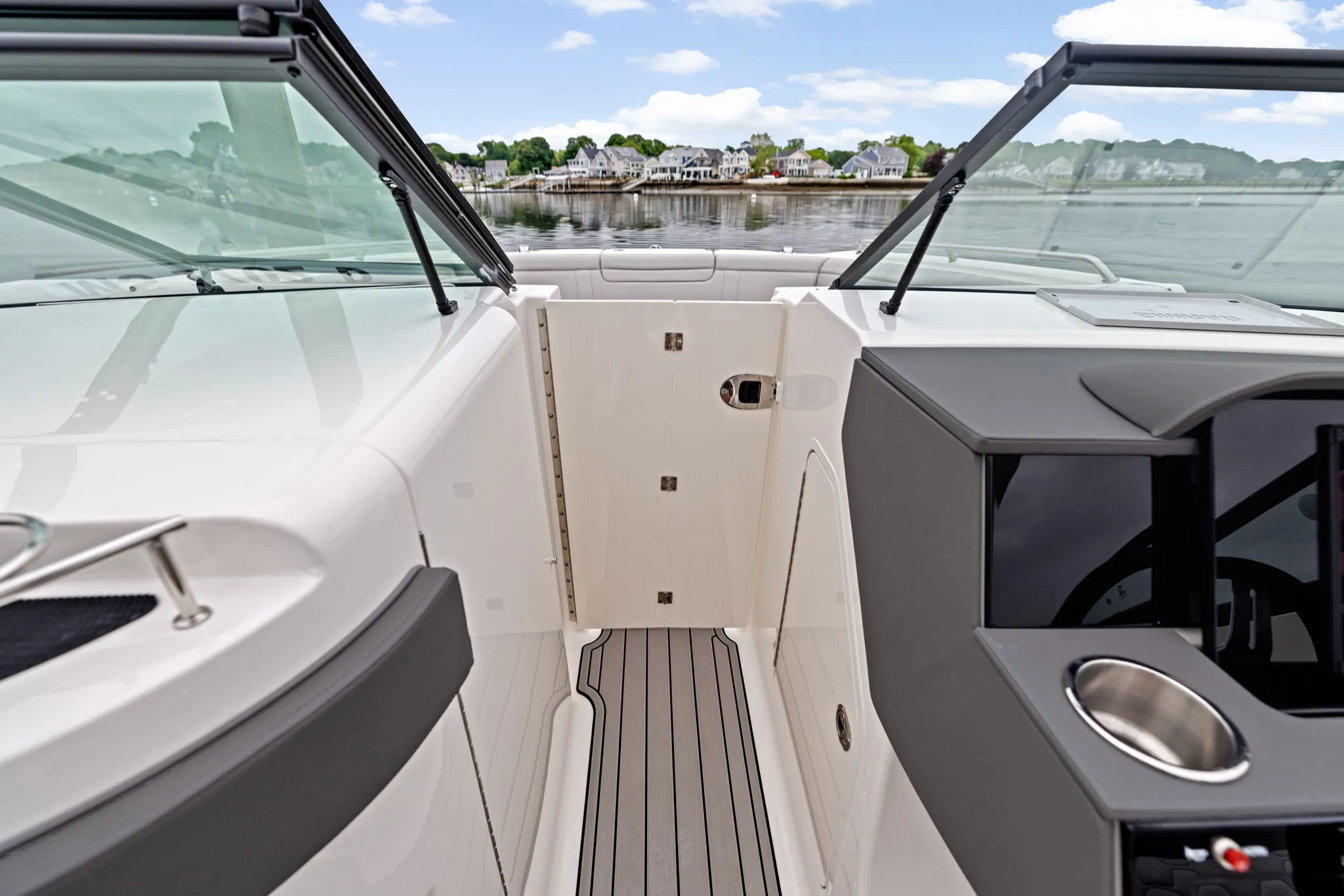 2026 Sea Ray SDX 290 Outboard Image Thumbnail #25