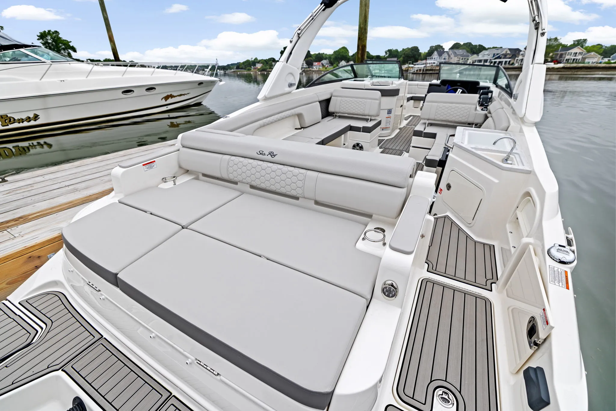 2026 Sea Ray SDX 290 Outboard Image Thumbnail #5