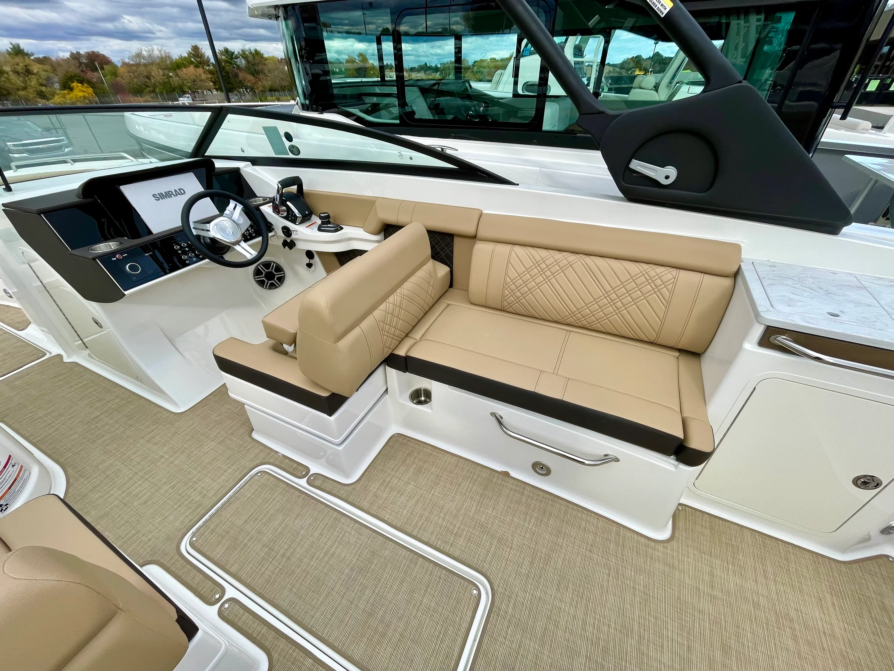 2026 Sea Ray SDX 290 Outboard Image Thumbnail #6