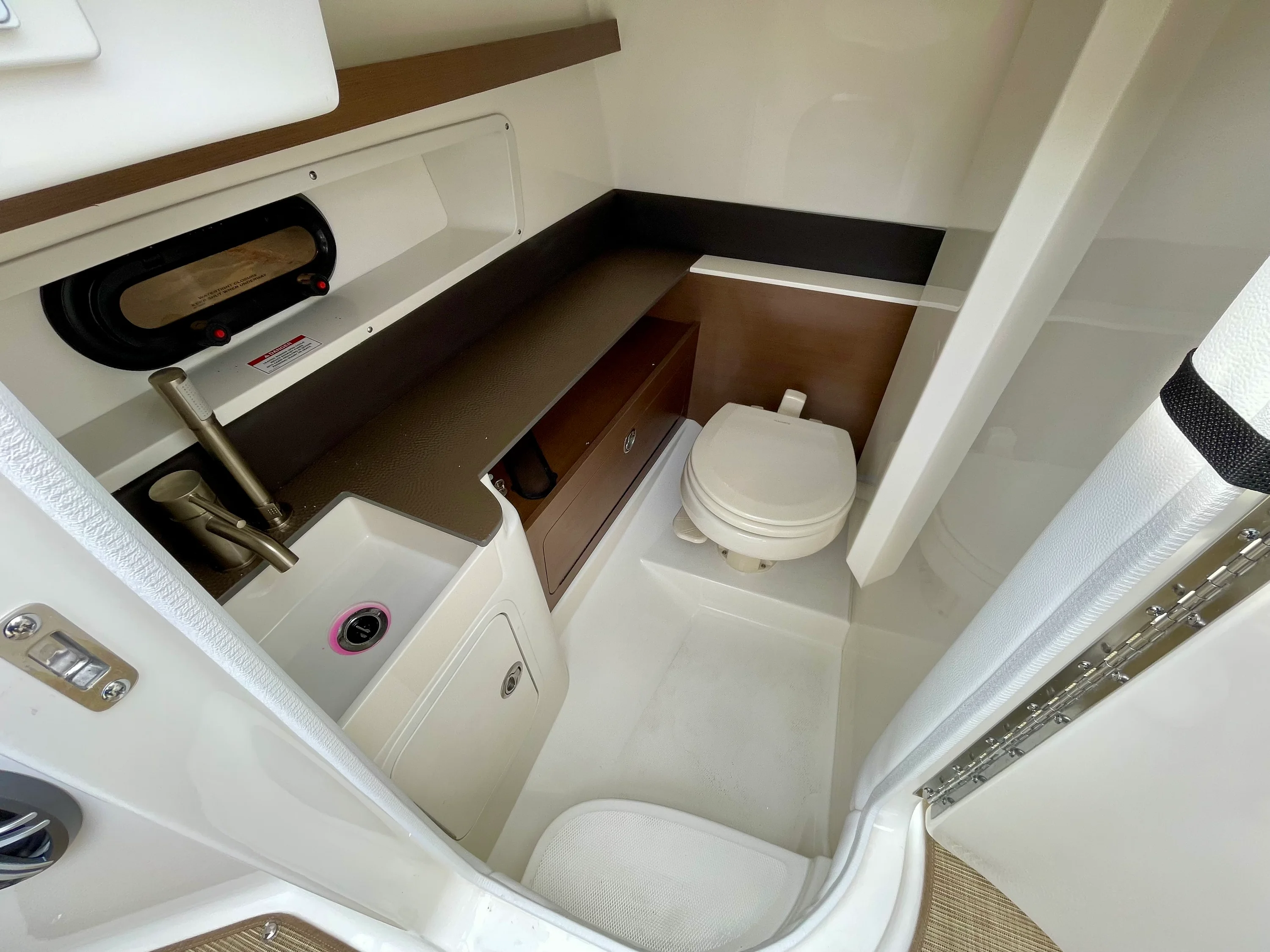 2026 Sea Ray SDX 290 Outboard Image Thumbnail #13