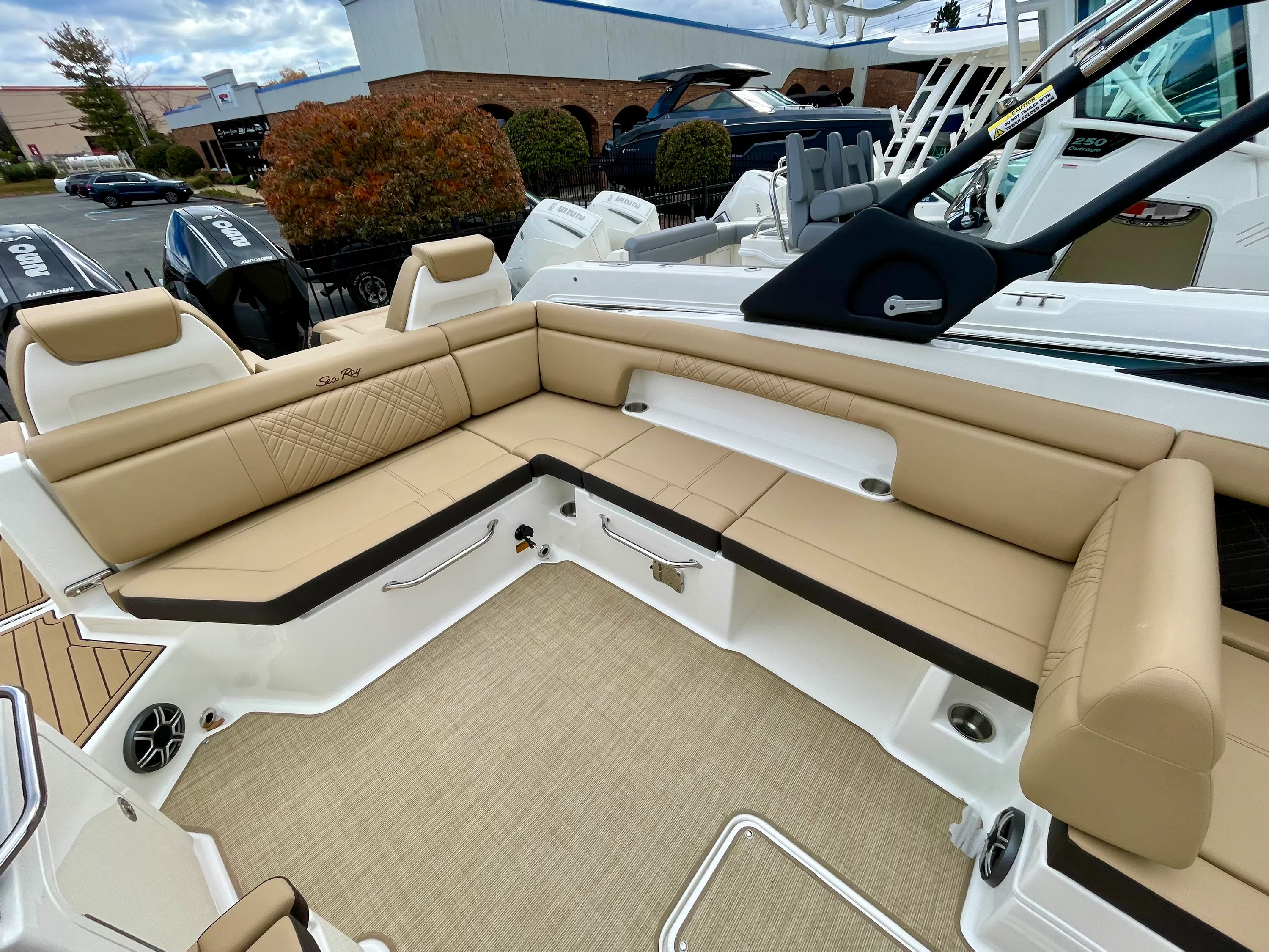 2026 Sea Ray SDX 290 Outboard Image Thumbnail #5