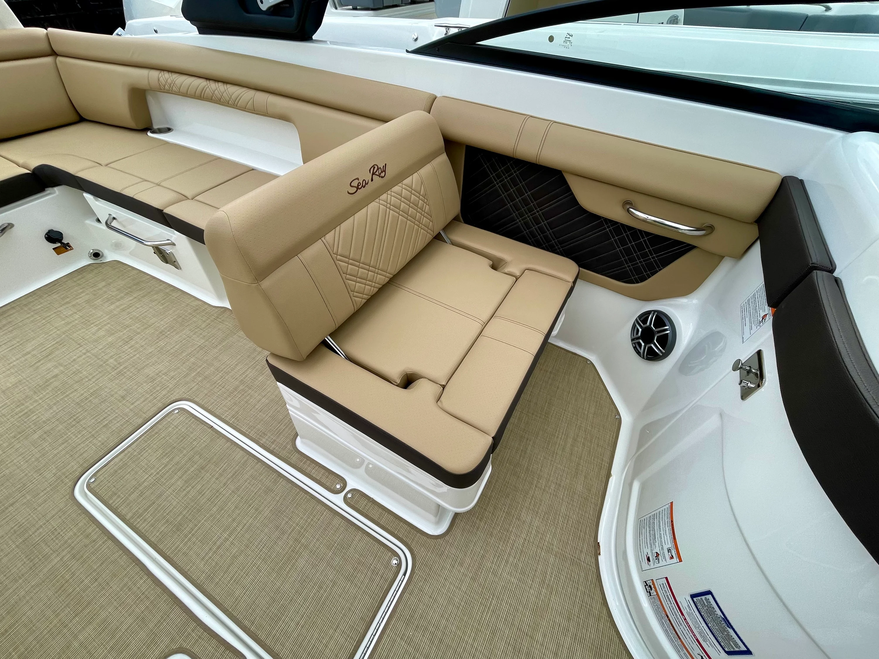 2026 Sea Ray SDX 290 Outboard Image Thumbnail #11