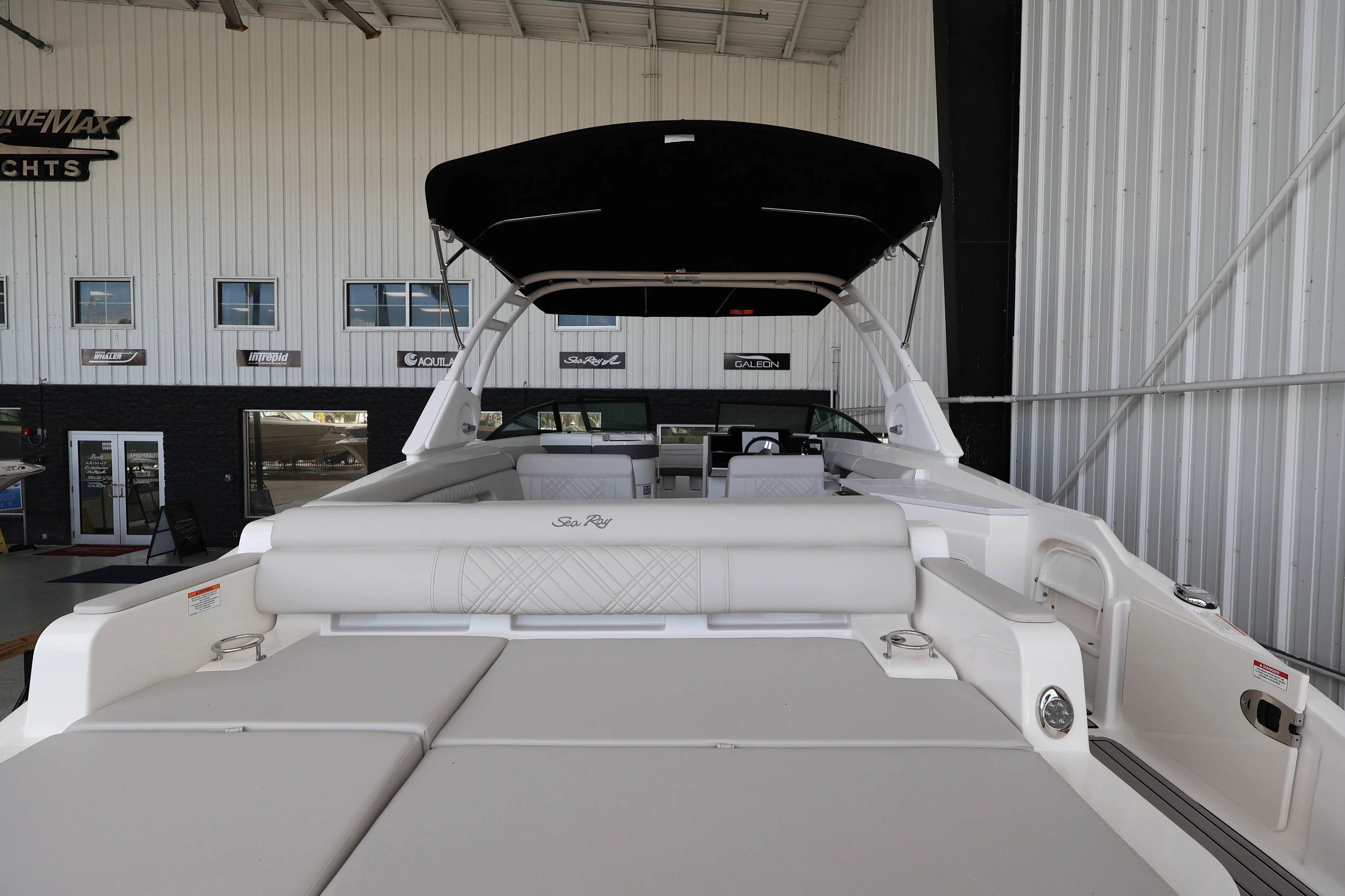 2026 Sea Ray SDX 290 Outboard Image Thumbnail #10