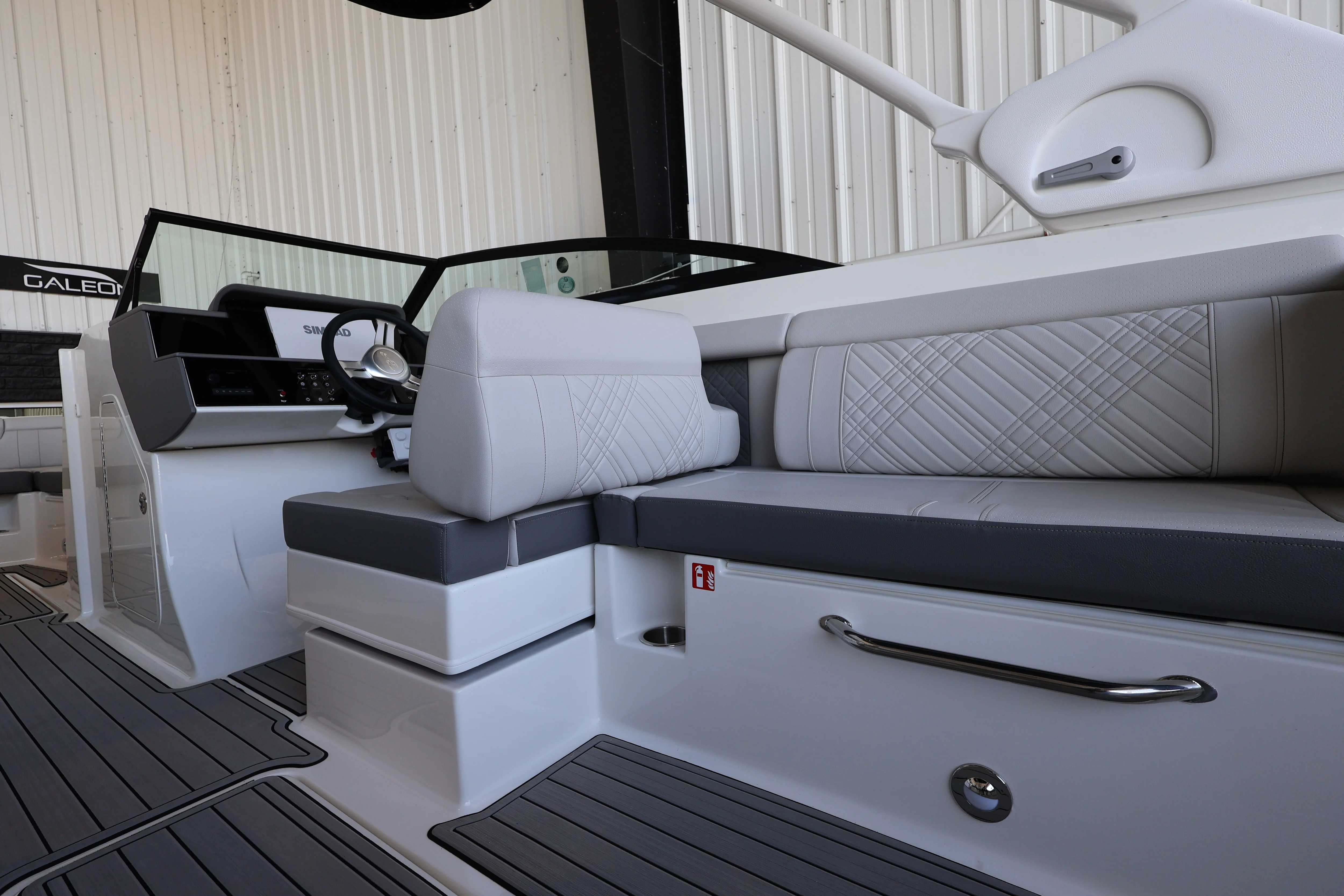 2026 Sea Ray SDX 290 Outboard Image Thumbnail #15