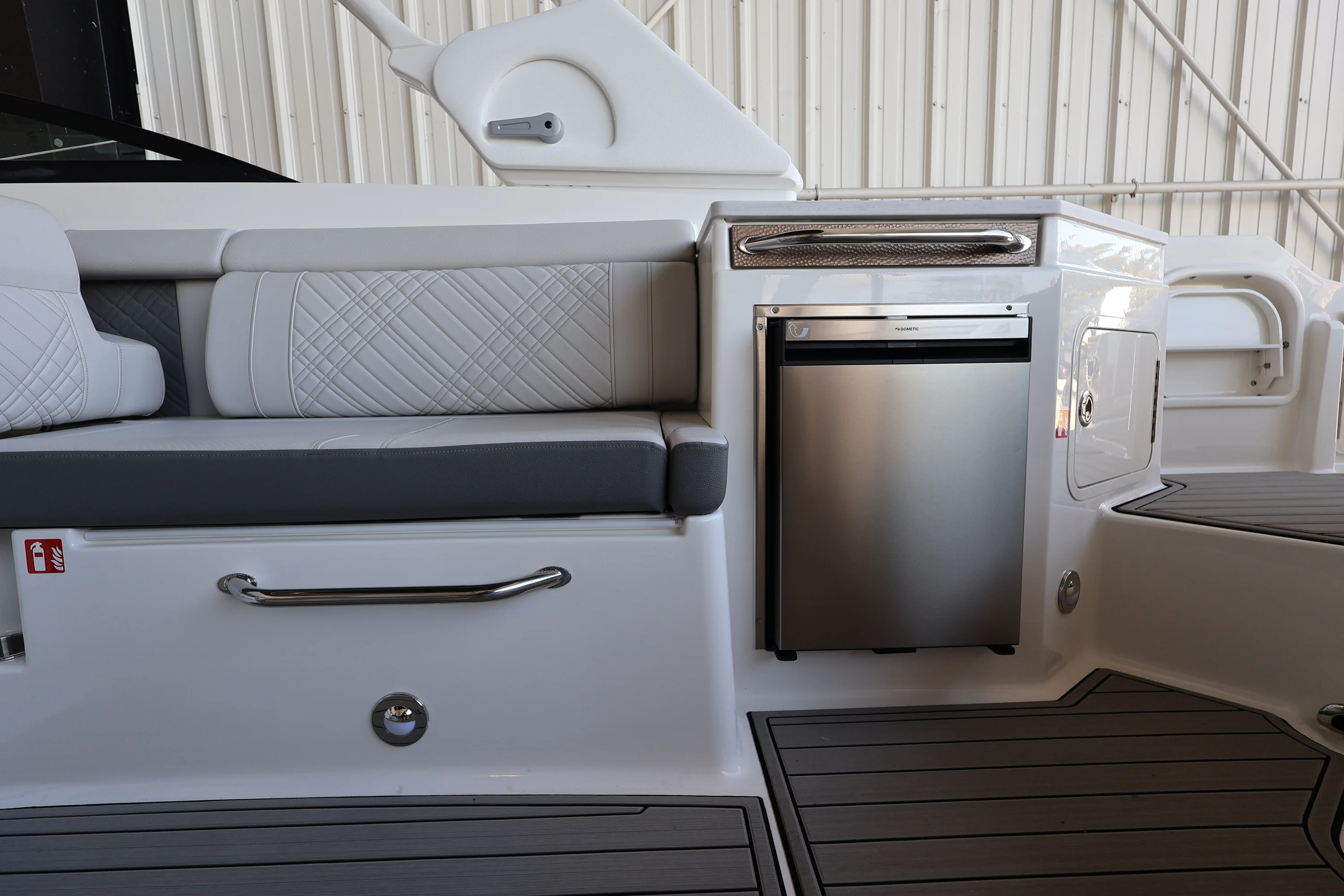 2026 Sea Ray SDX 290 Outboard Image Thumbnail #14