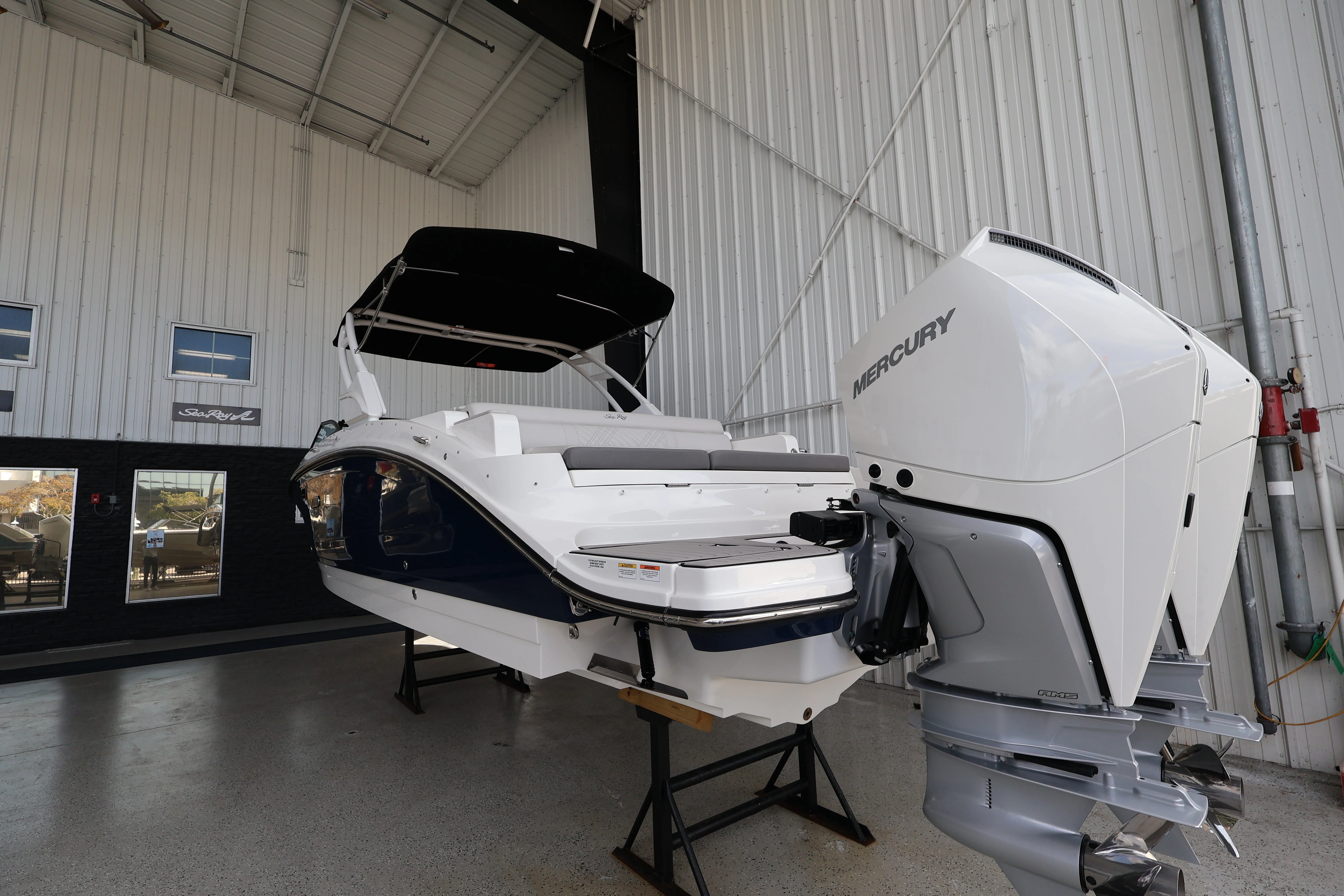 2026 Sea Ray SDX 290 Outboard Image Thumbnail #5