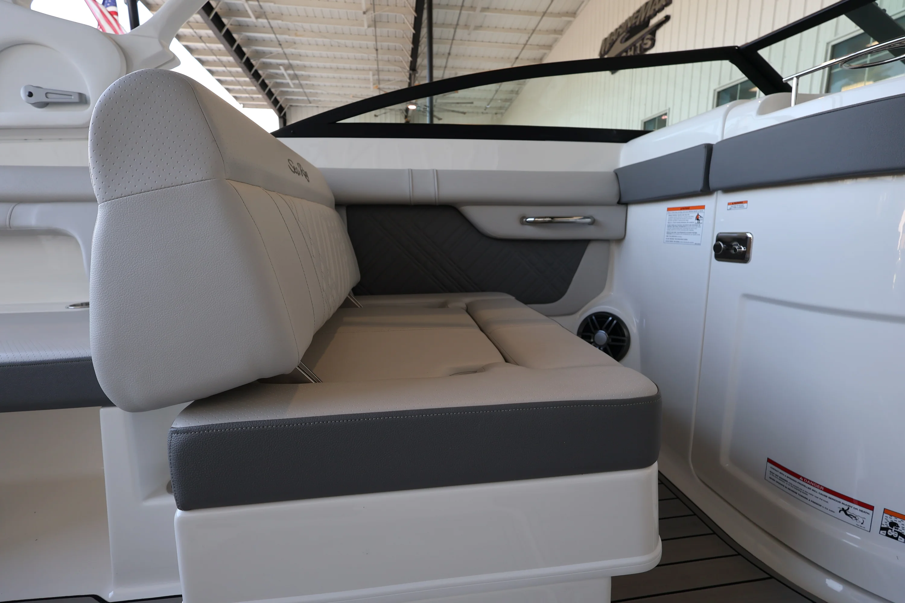 2026 Sea Ray SDX 290 Outboard Image Thumbnail #17