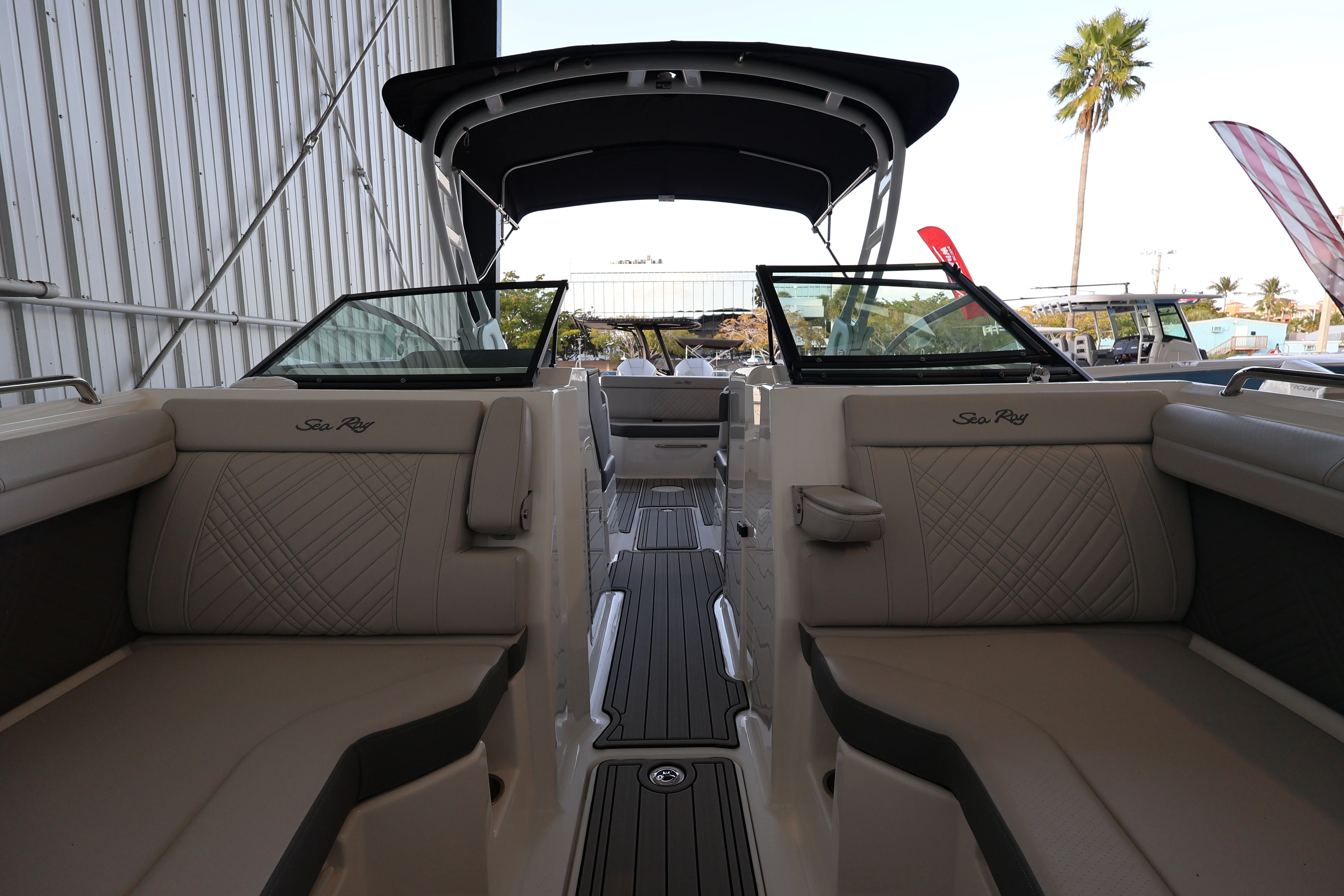 2026 Sea Ray SDX 290 Outboard Image Thumbnail #30