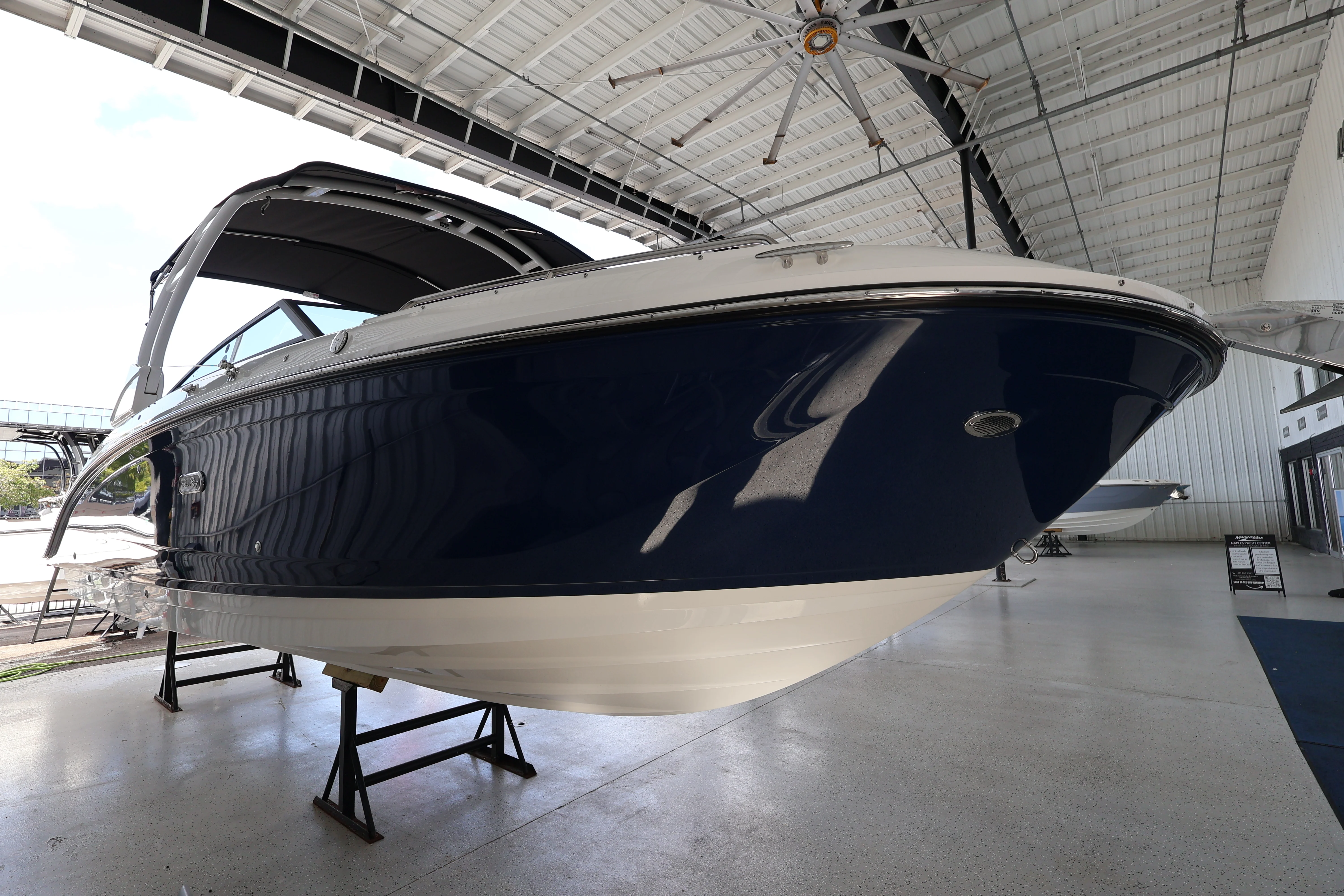 2026 Sea Ray SDX 290 Outboard Image Thumbnail #3