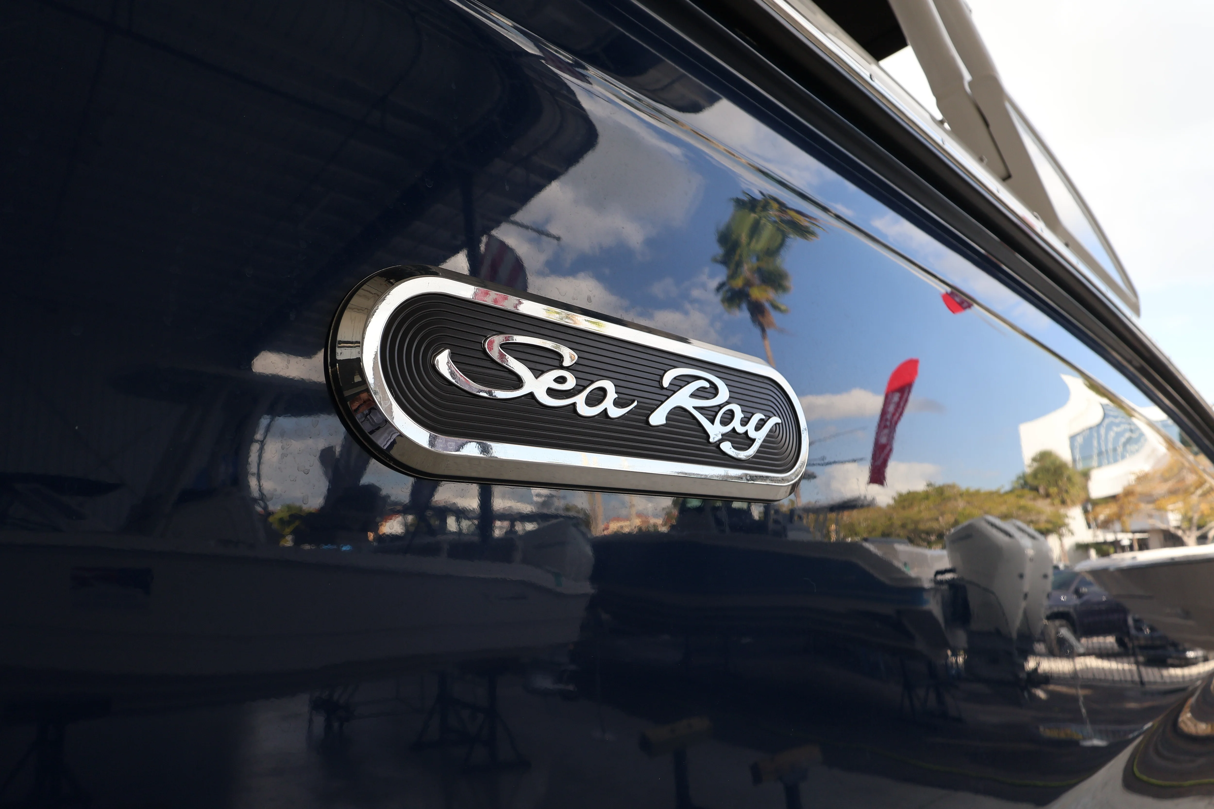 2026 Sea Ray SDX 290 Outboard Image Thumbnail #4