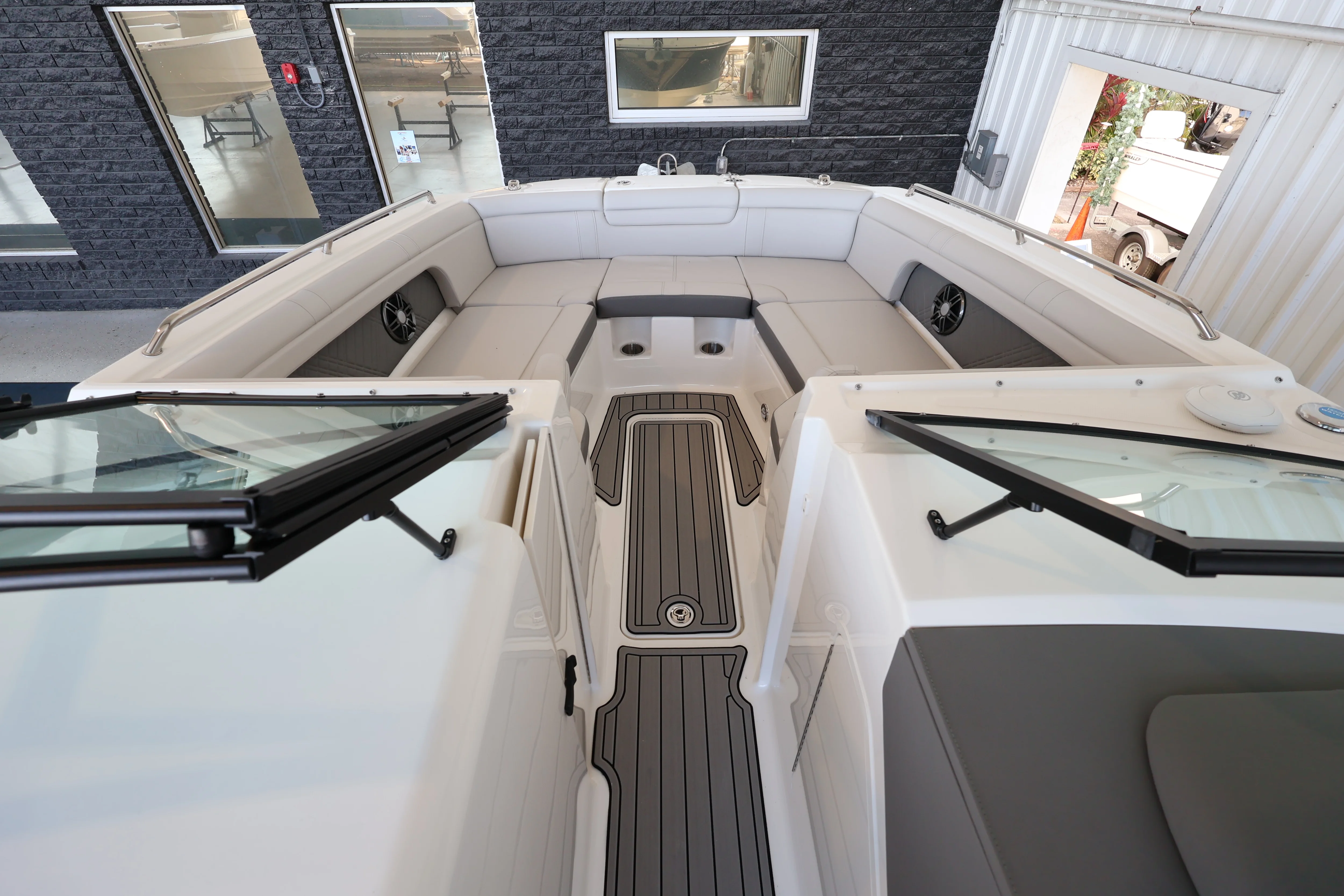 2026 Sea Ray SDX 290 Outboard Image Thumbnail #26