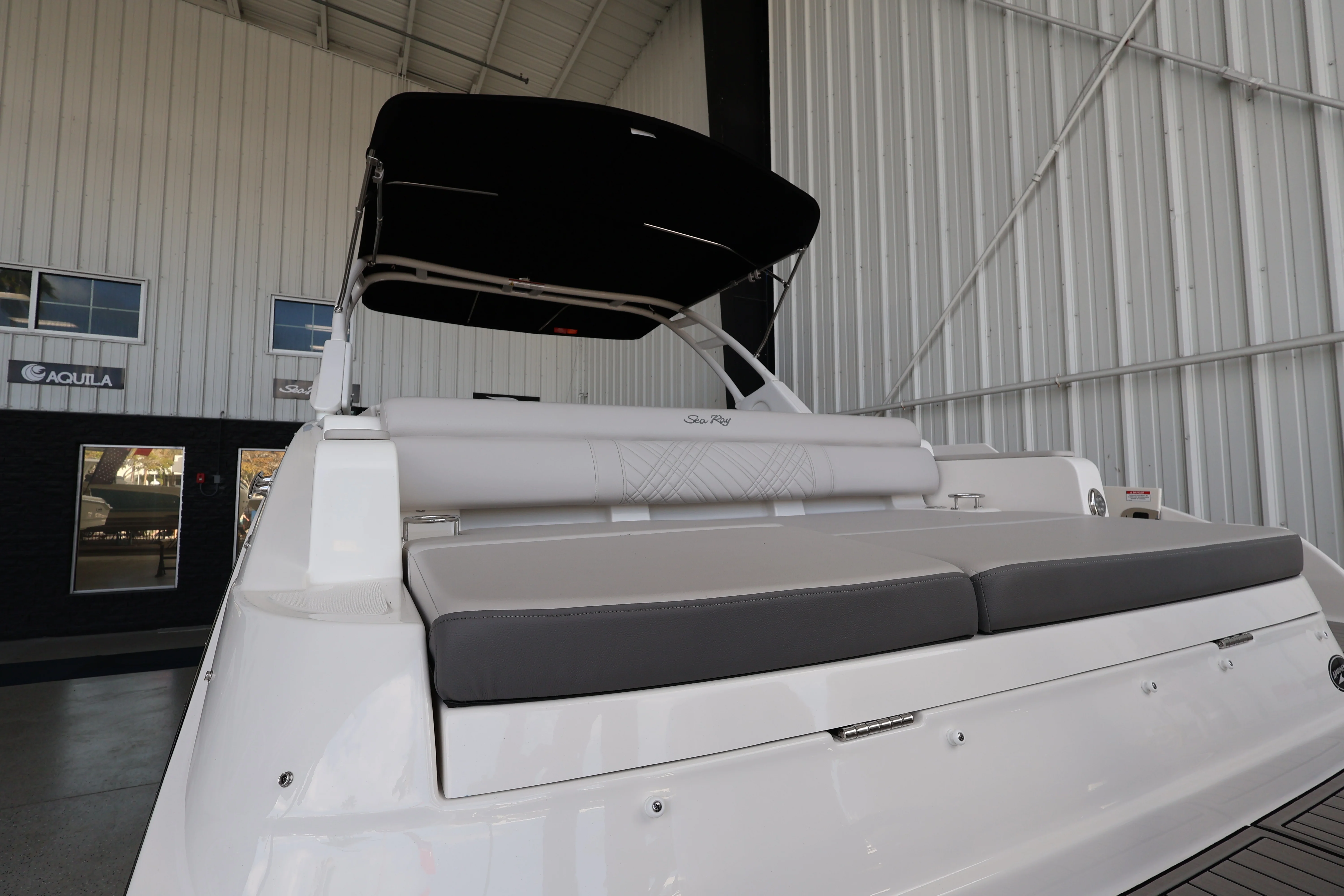 2026 Sea Ray SDX 290 Outboard Image Thumbnail #11