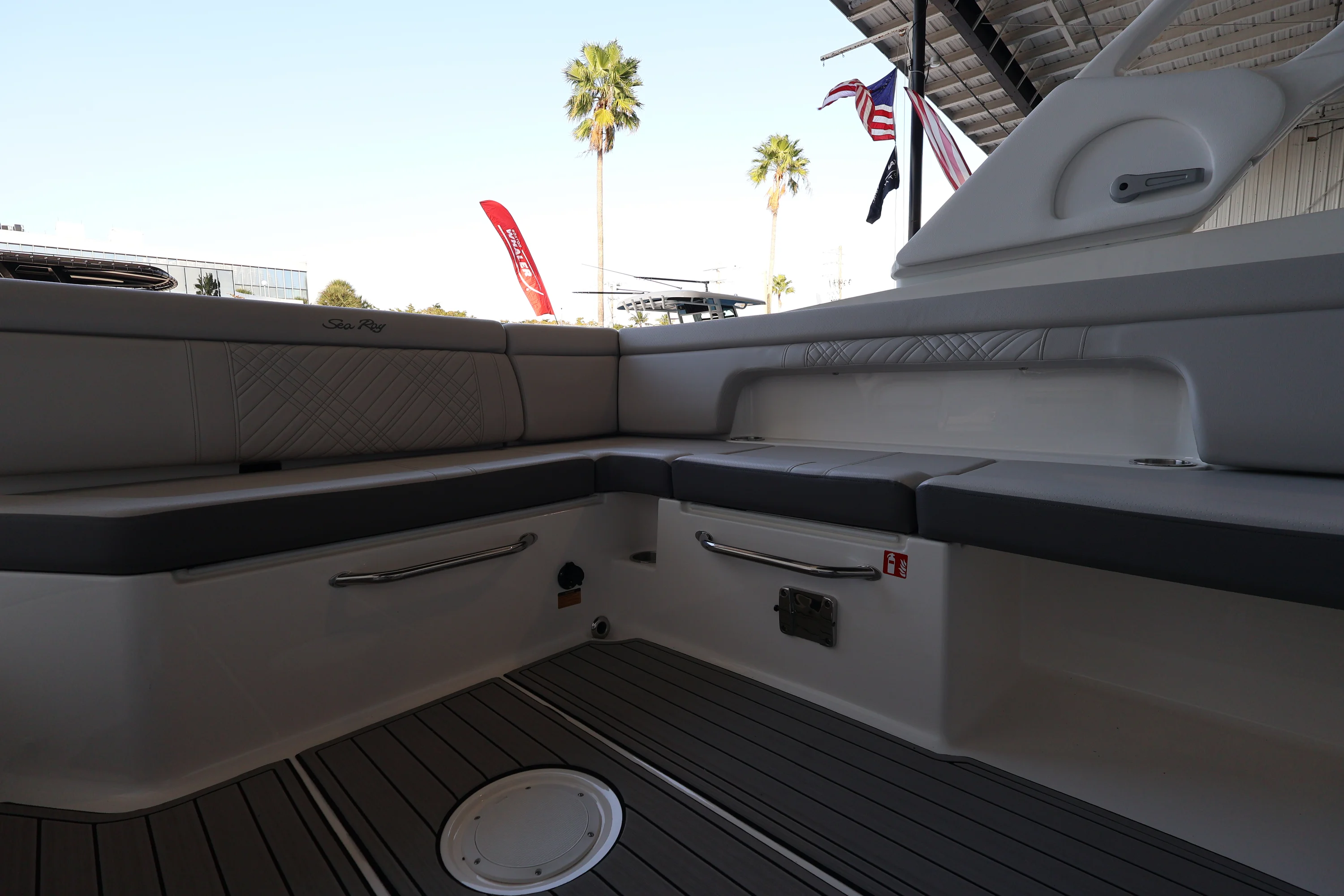 2026 Sea Ray SDX 290 Outboard Image Thumbnail #16