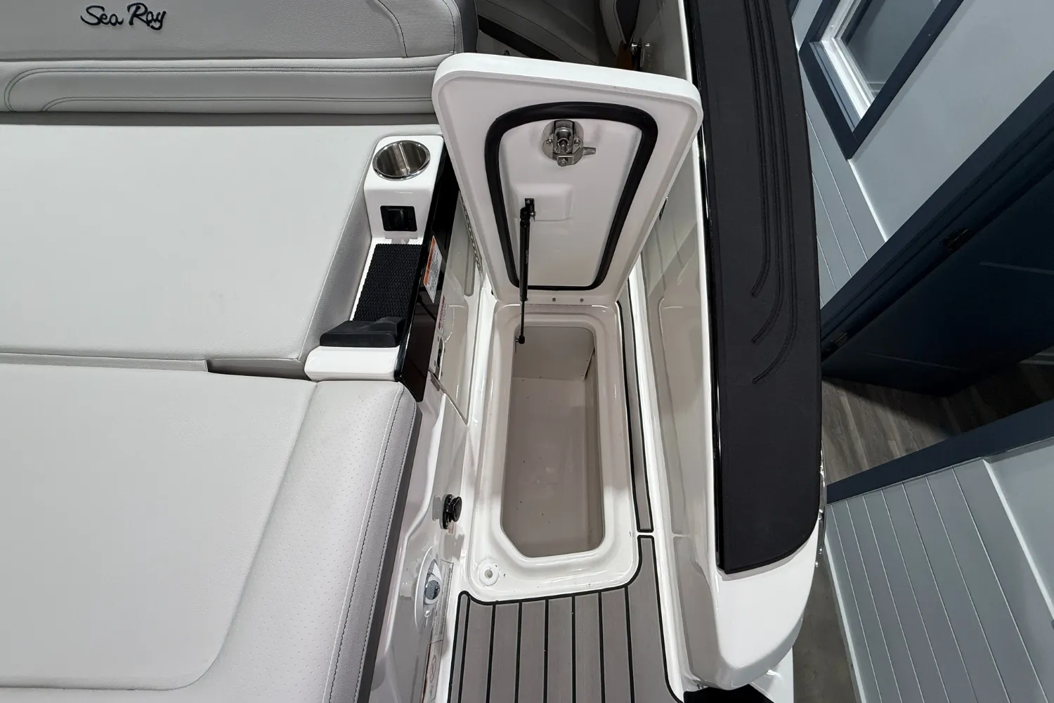 2026 Sea Ray SLX 280 Outboard Image Thumbnail #11