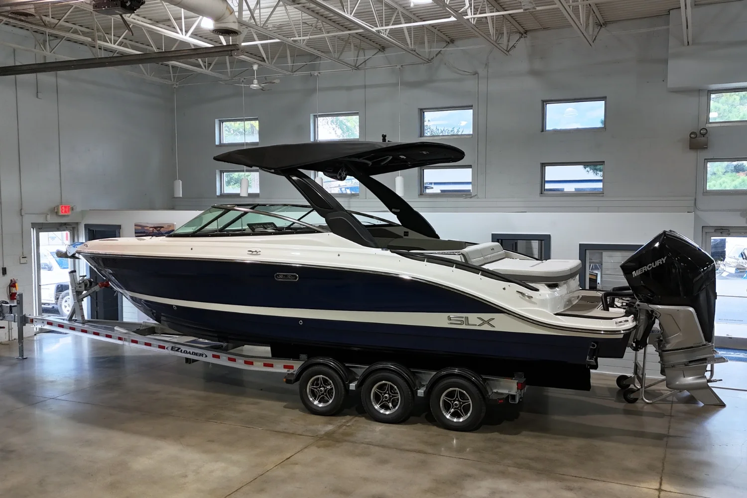 2026 Sea Ray SLX 280 Outboard Image Thumbnail #2