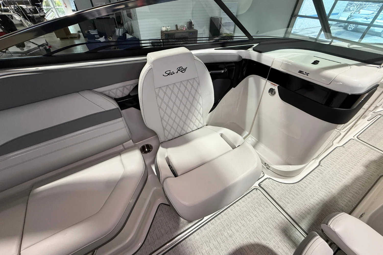 2026 Sea Ray SLX 280 Outboard Image Thumbnail #22