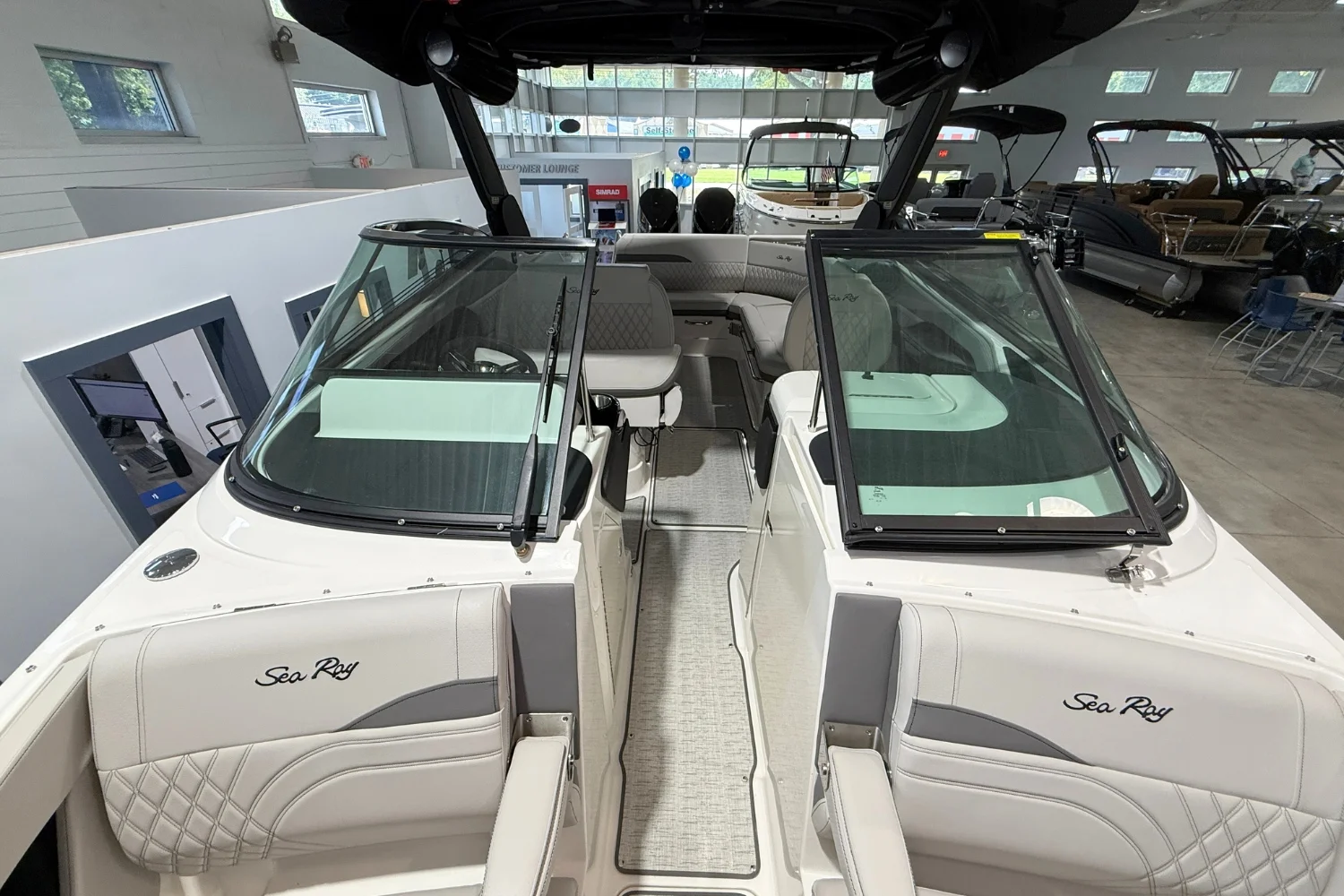 2026 Sea Ray SLX 280 Outboard Image Thumbnail #25