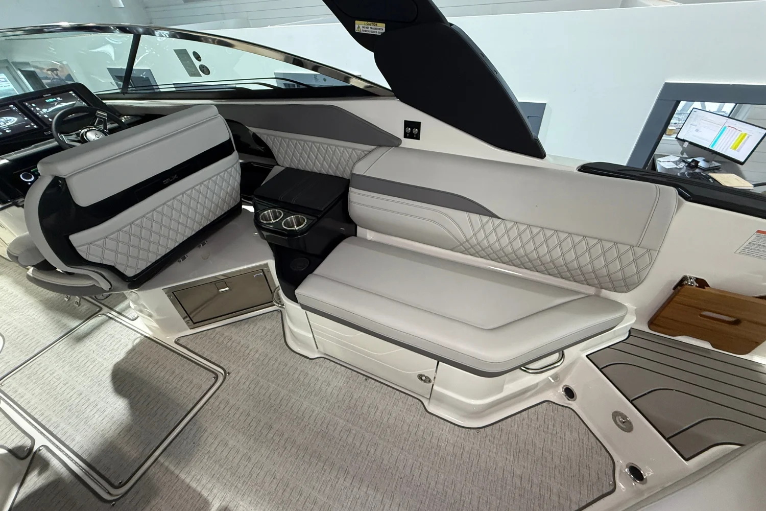 2026 Sea Ray SLX 280 Outboard Image Thumbnail #13