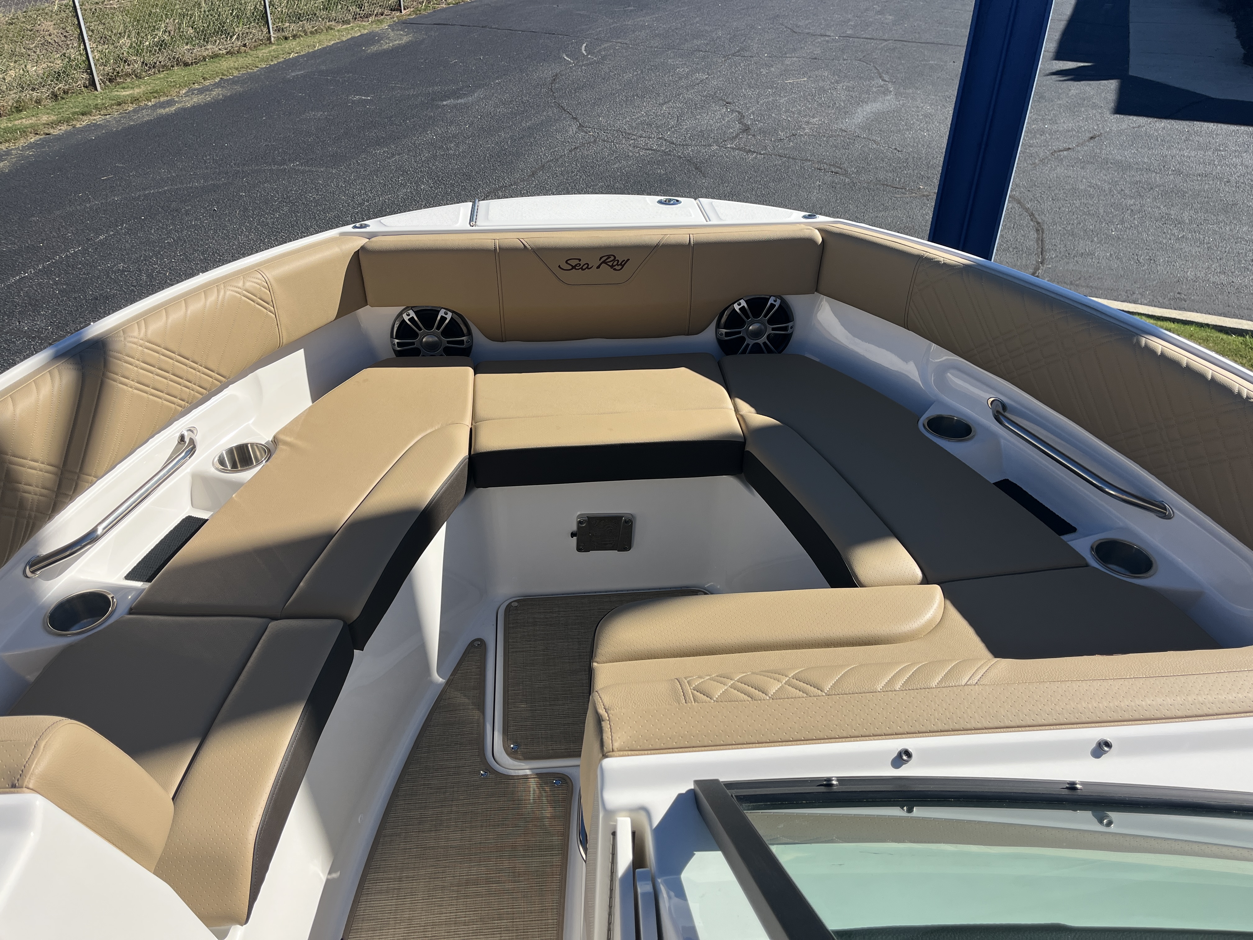 2026 Sea Ray SDX 250 Outboard Image Thumbnail #11