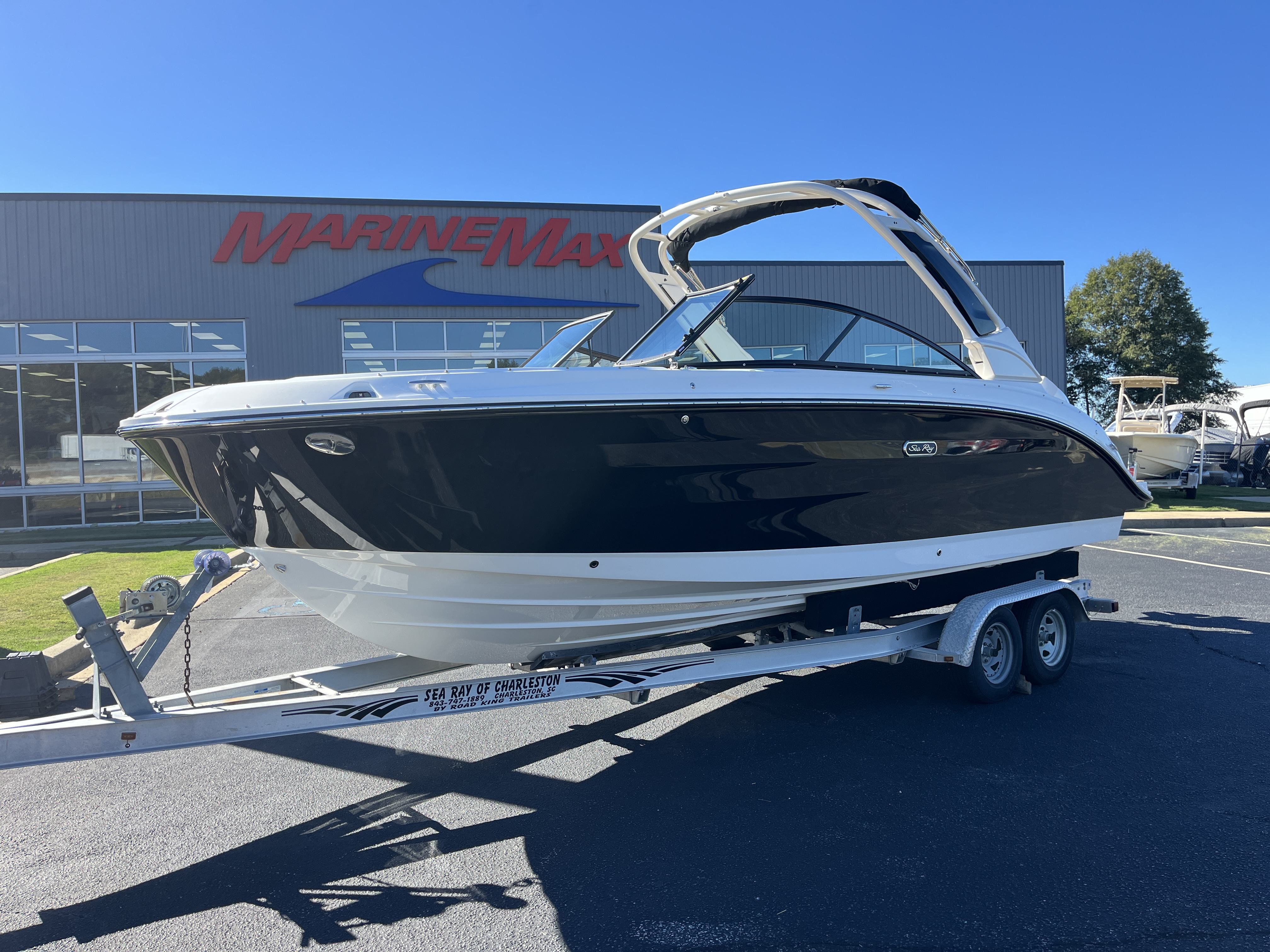 2026 Sea Ray SDX 250 Outboard Image Thumbnail #1