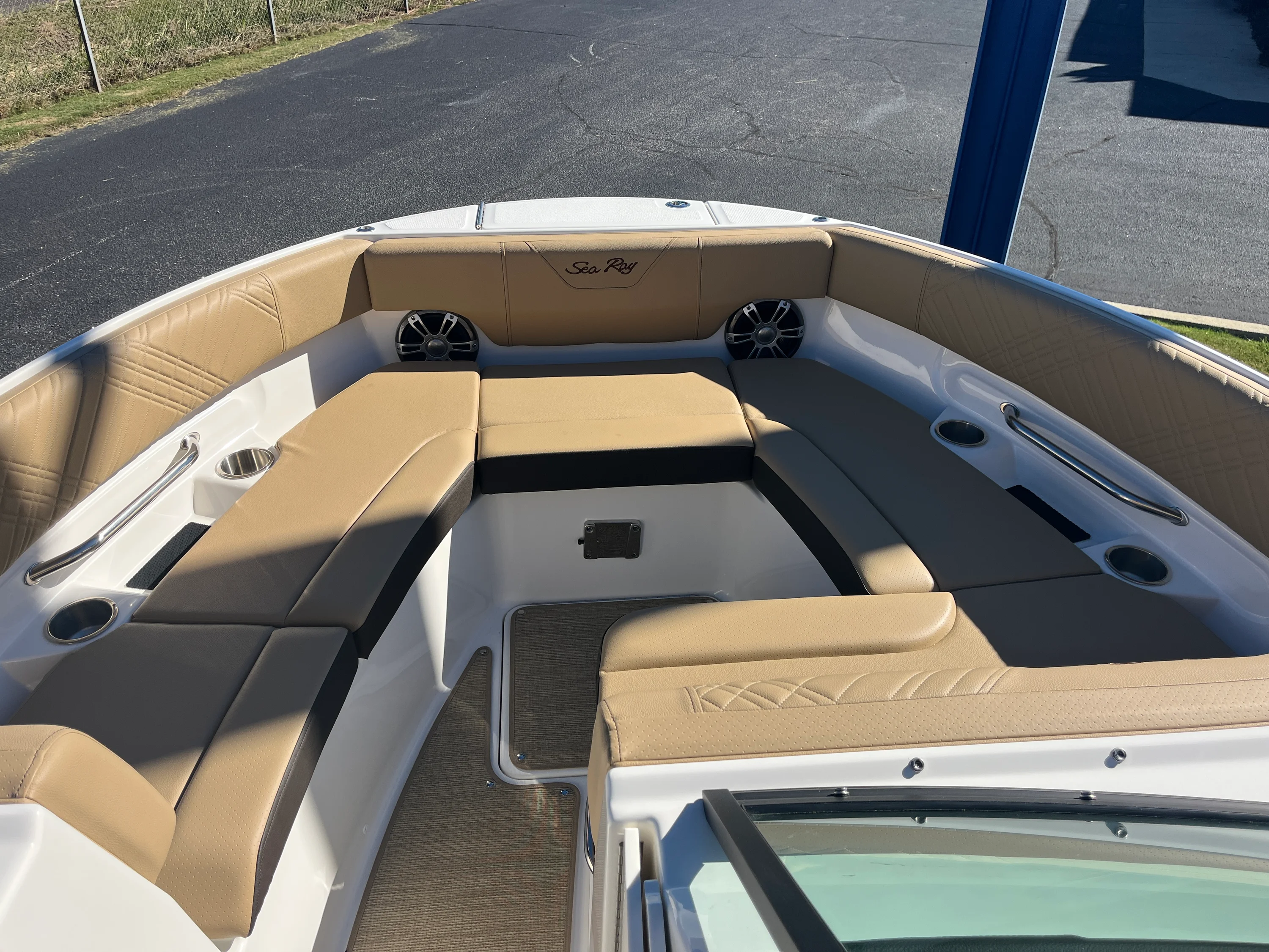 2026 Sea Ray SDX 250 Outboard Image Thumbnail #11