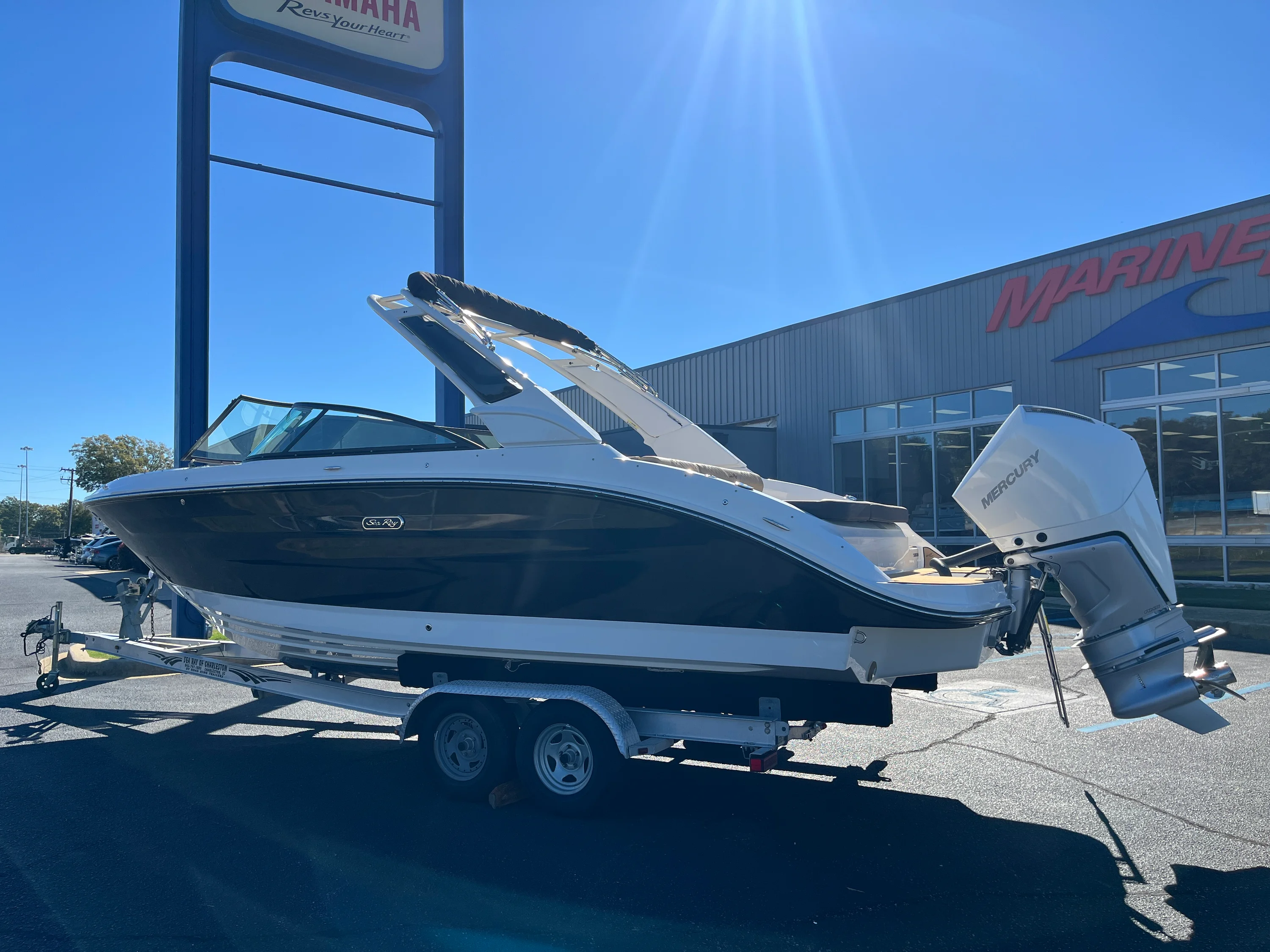 2026 Sea Ray SDX 250 Outboard Image Thumbnail #2