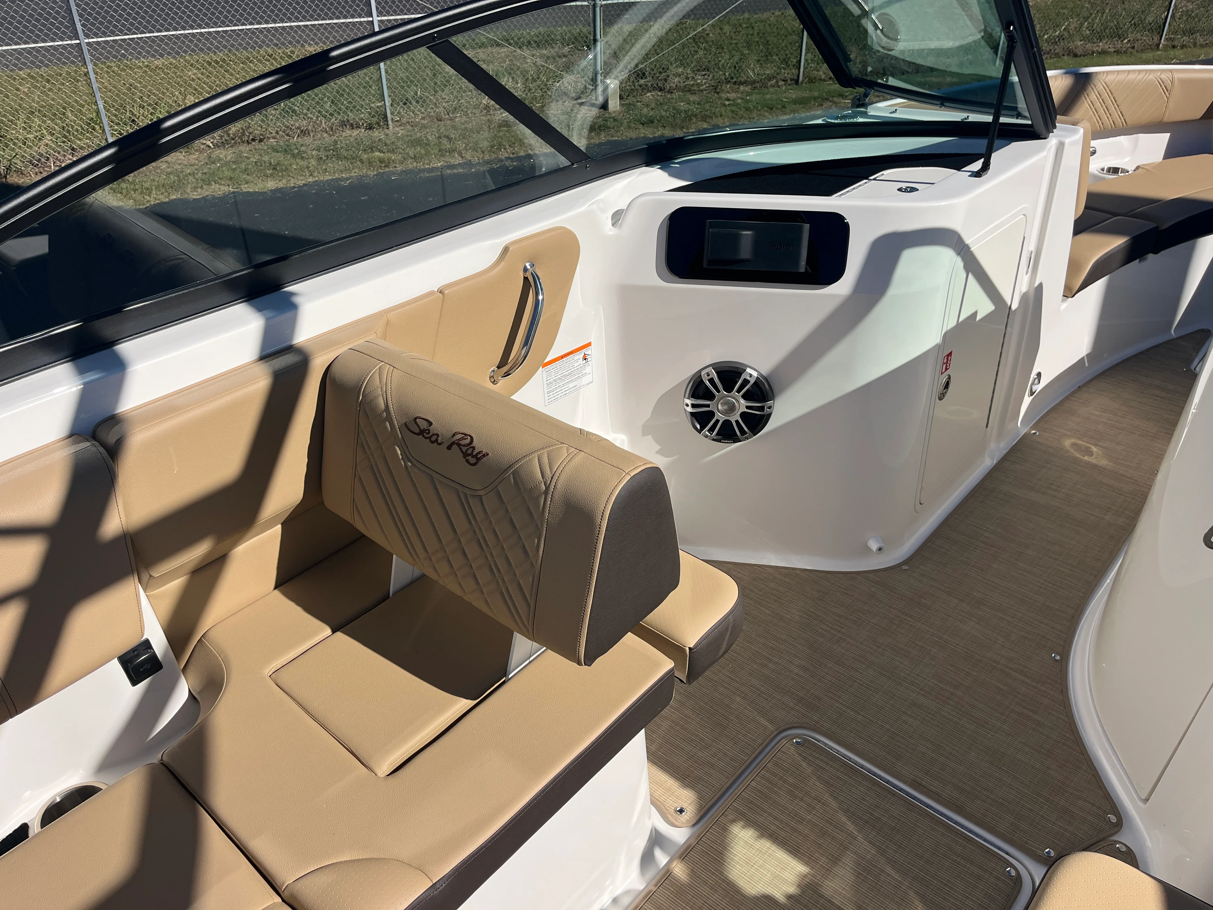 2026 Sea Ray SDX 250 Outboard Image Thumbnail #14