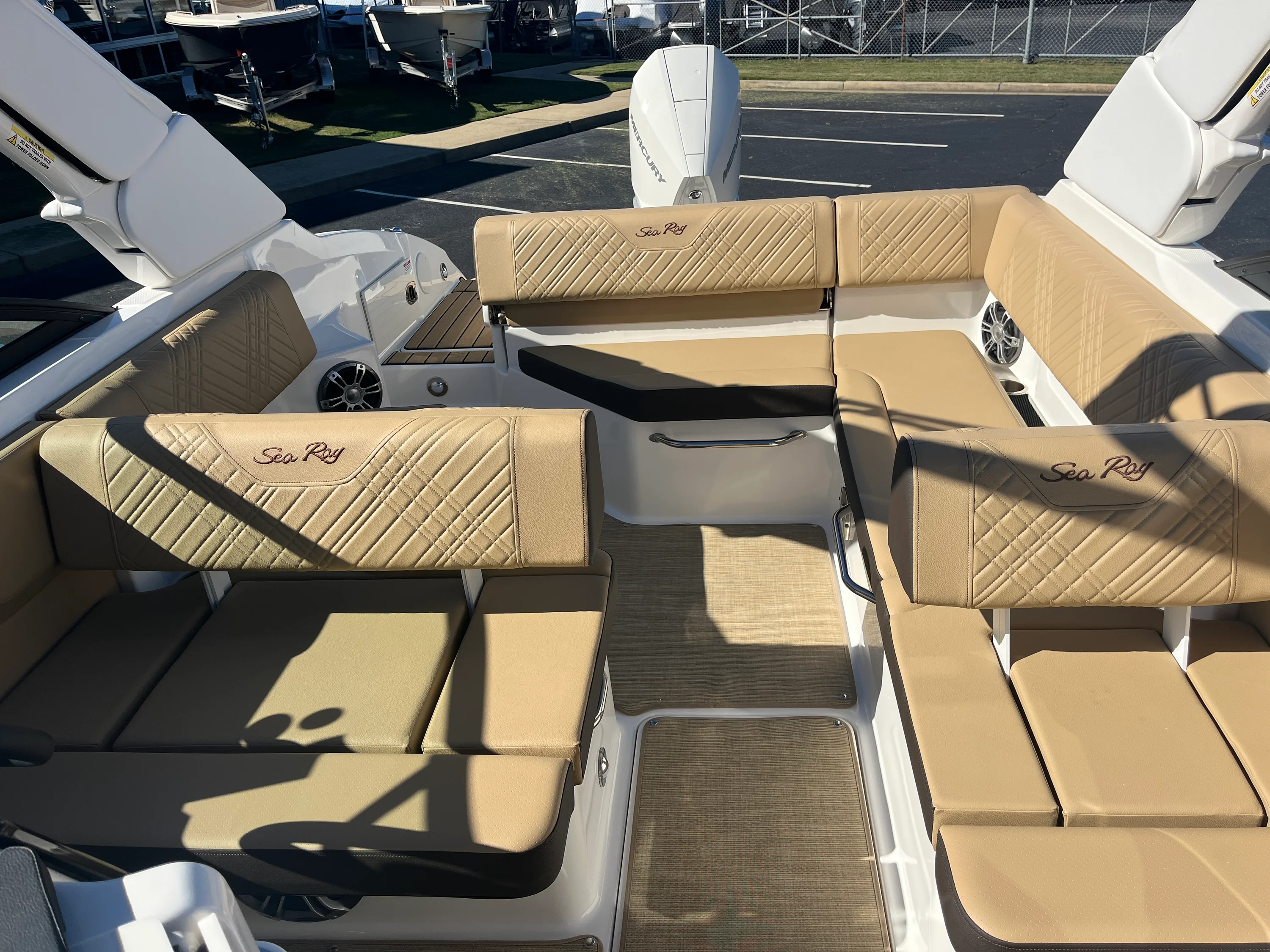 2026 Sea Ray SDX 250 Outboard Image Thumbnail #16