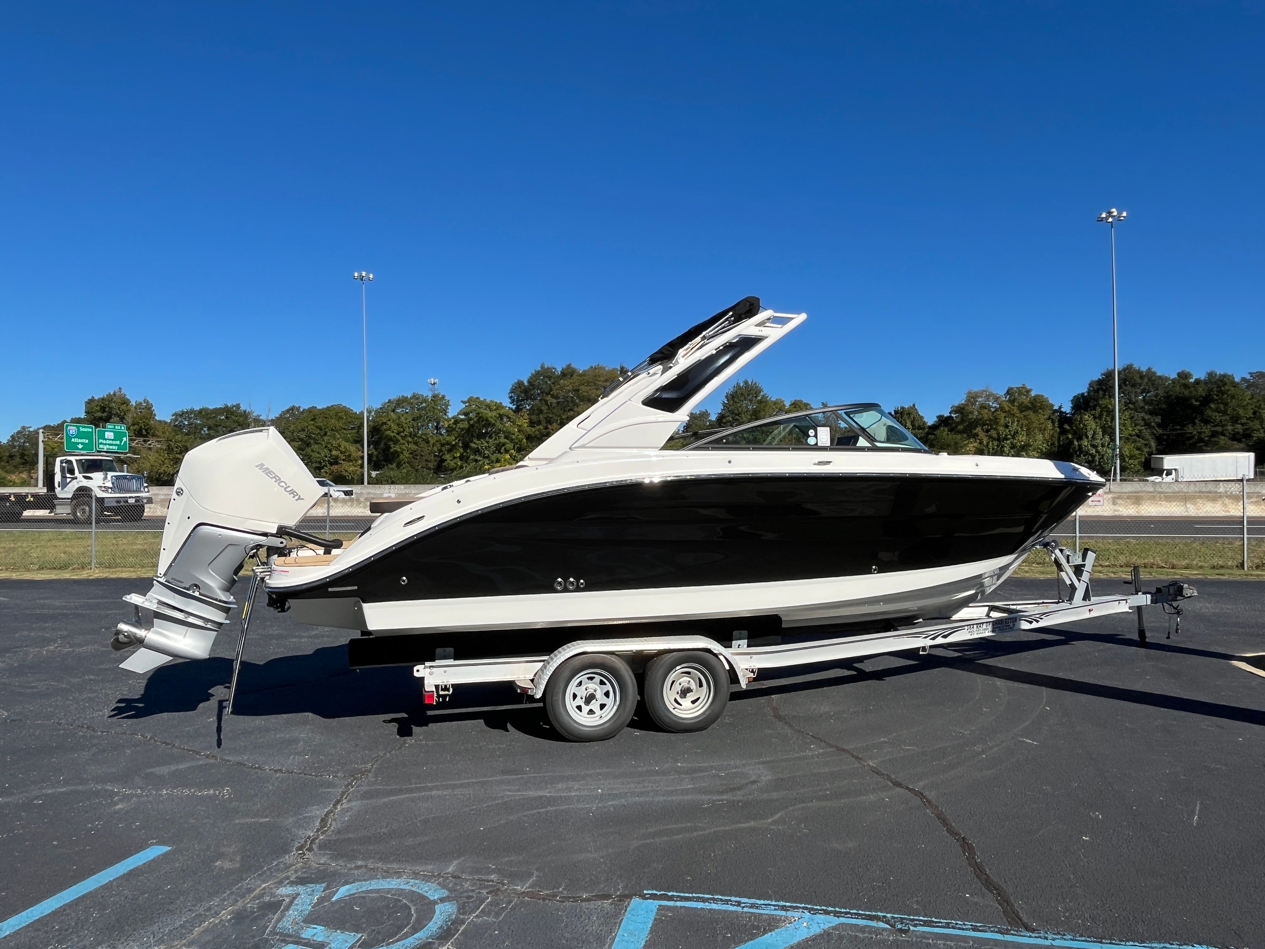 2026 Sea Ray SDX 250 Outboard Image Thumbnail #5