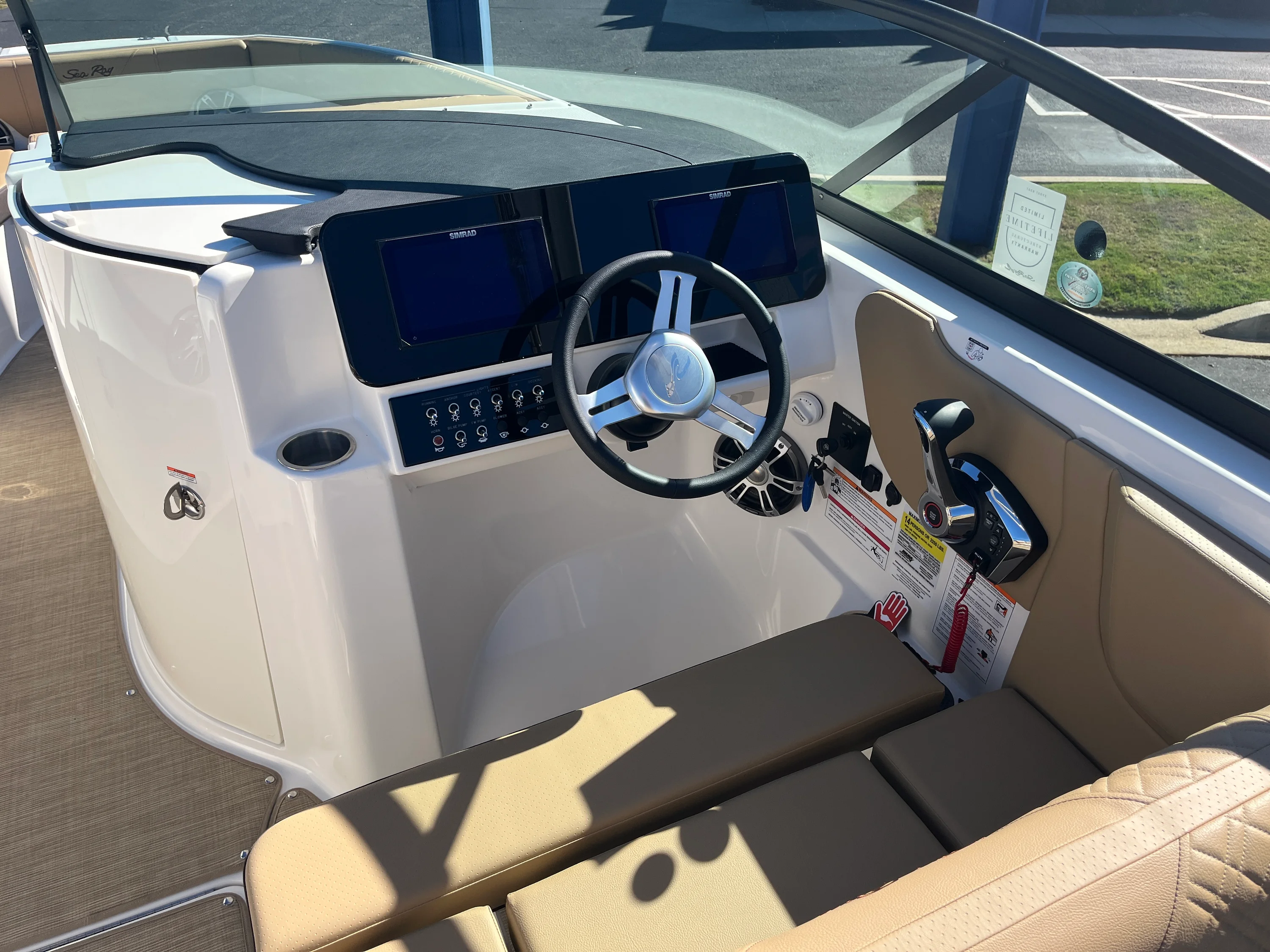 2026 Sea Ray SDX 250 Outboard Image Thumbnail #12