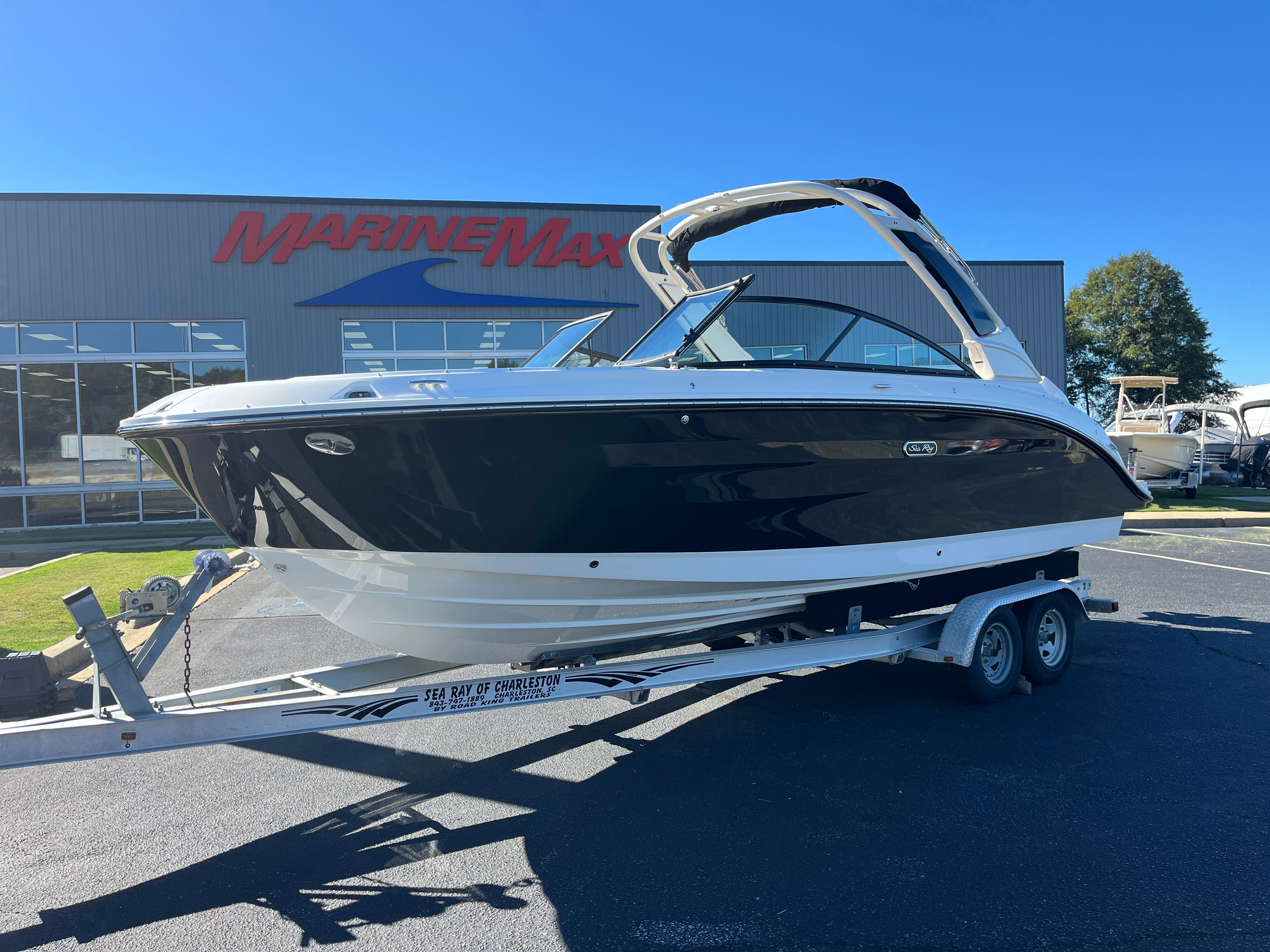 2026 Sea Ray SDX 250 Outboard Image Thumbnail #1