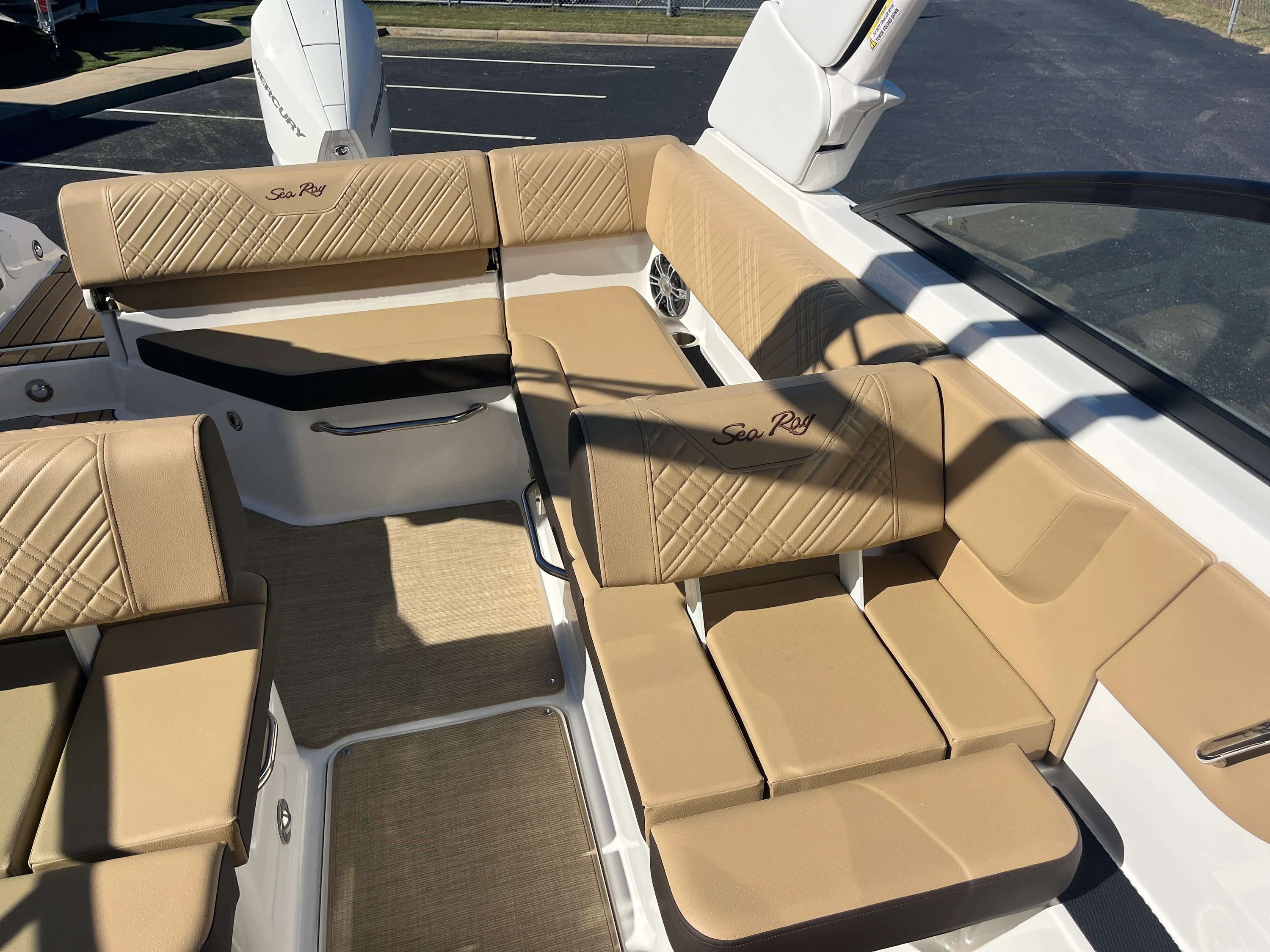 2026 Sea Ray SDX 250 Outboard Image Thumbnail #15