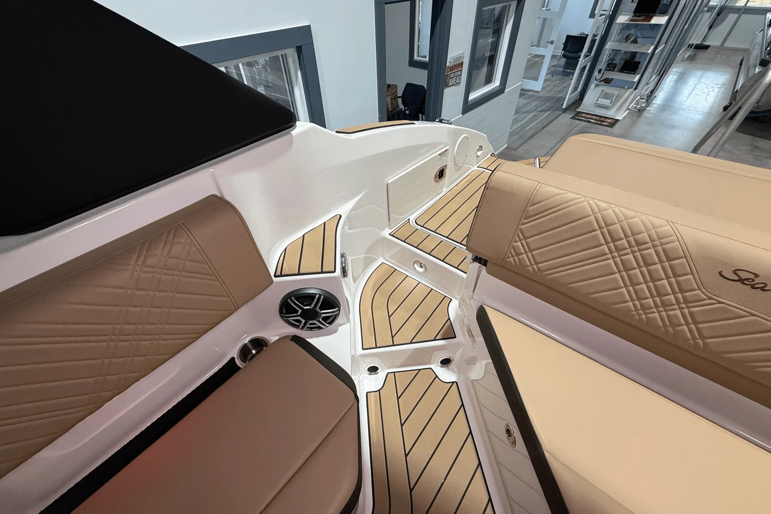 2026 Sea Ray SDX 250 Image Thumbnail #6