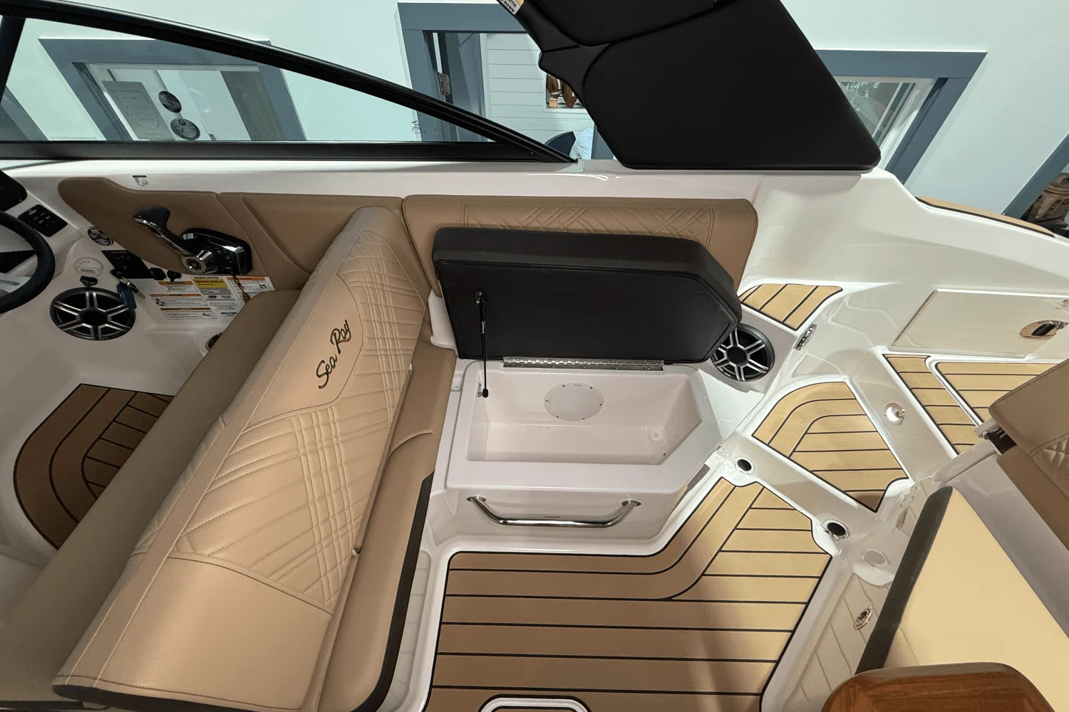 2026 Sea Ray SDX 250 Image Thumbnail #11