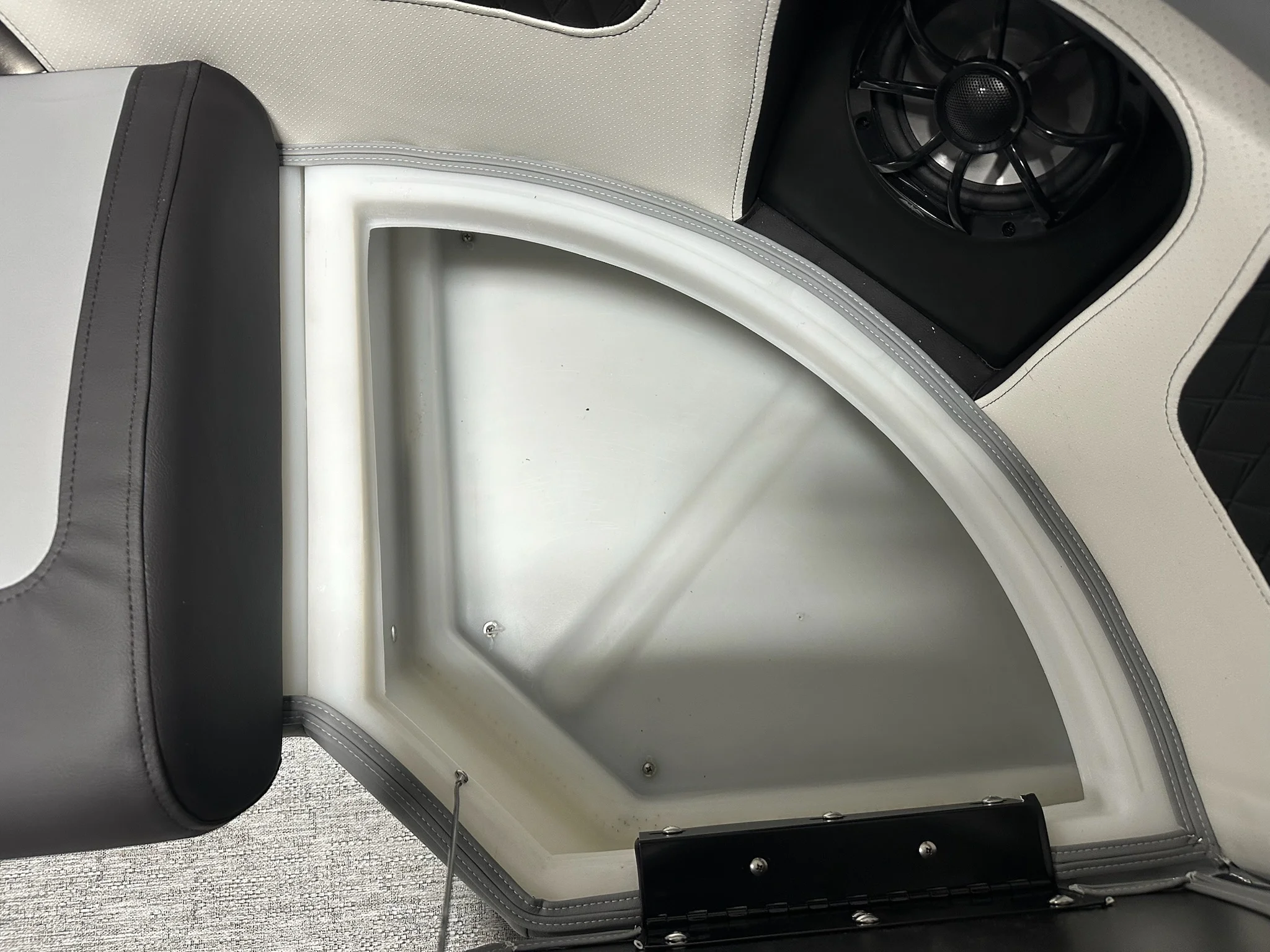 2026 Premier 230SOLARIS Image Thumbnail #39