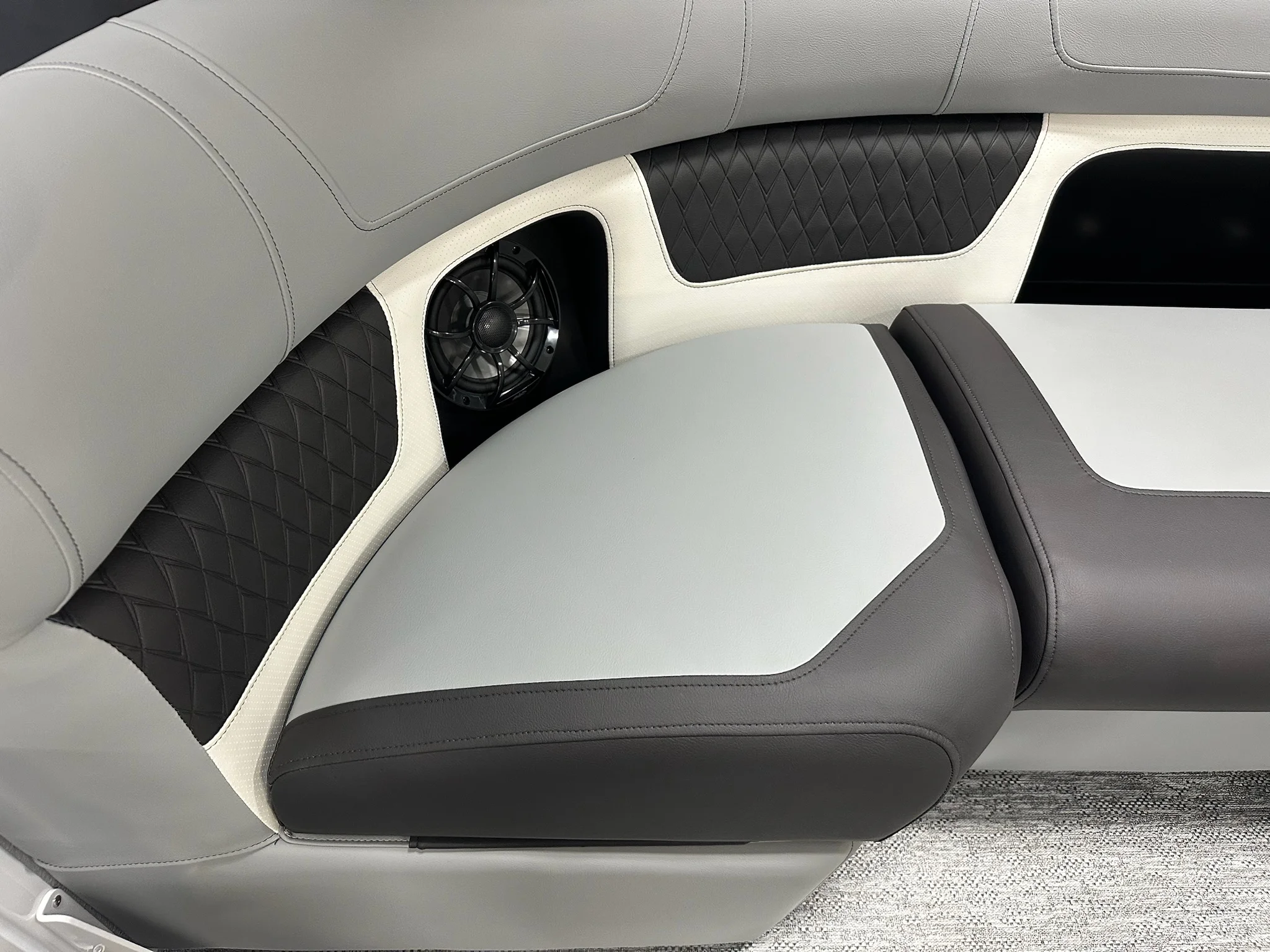 2026 Premier 230SOLARIS Image Thumbnail #29