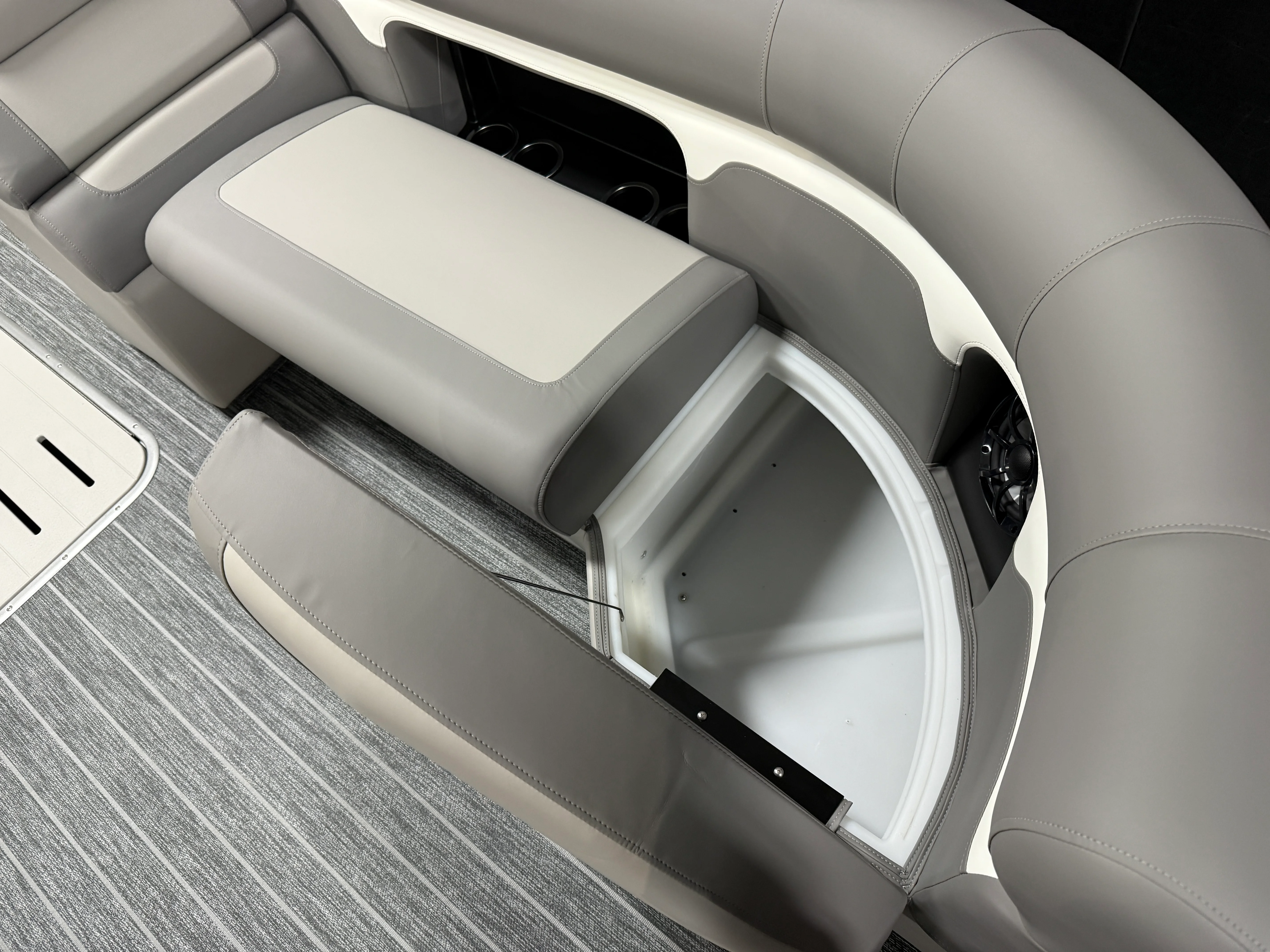 2026 Premier 230SUNSATION Image Thumbnail #15