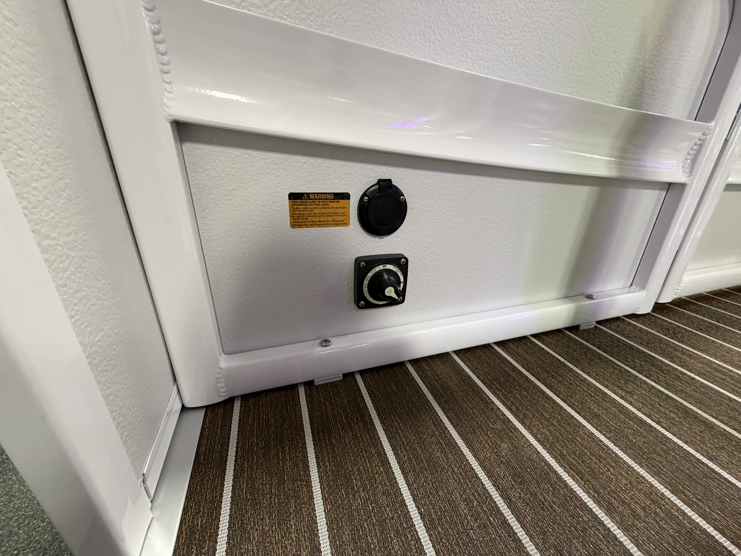 2026 Premier 230SOLARIS Image Thumbnail #18